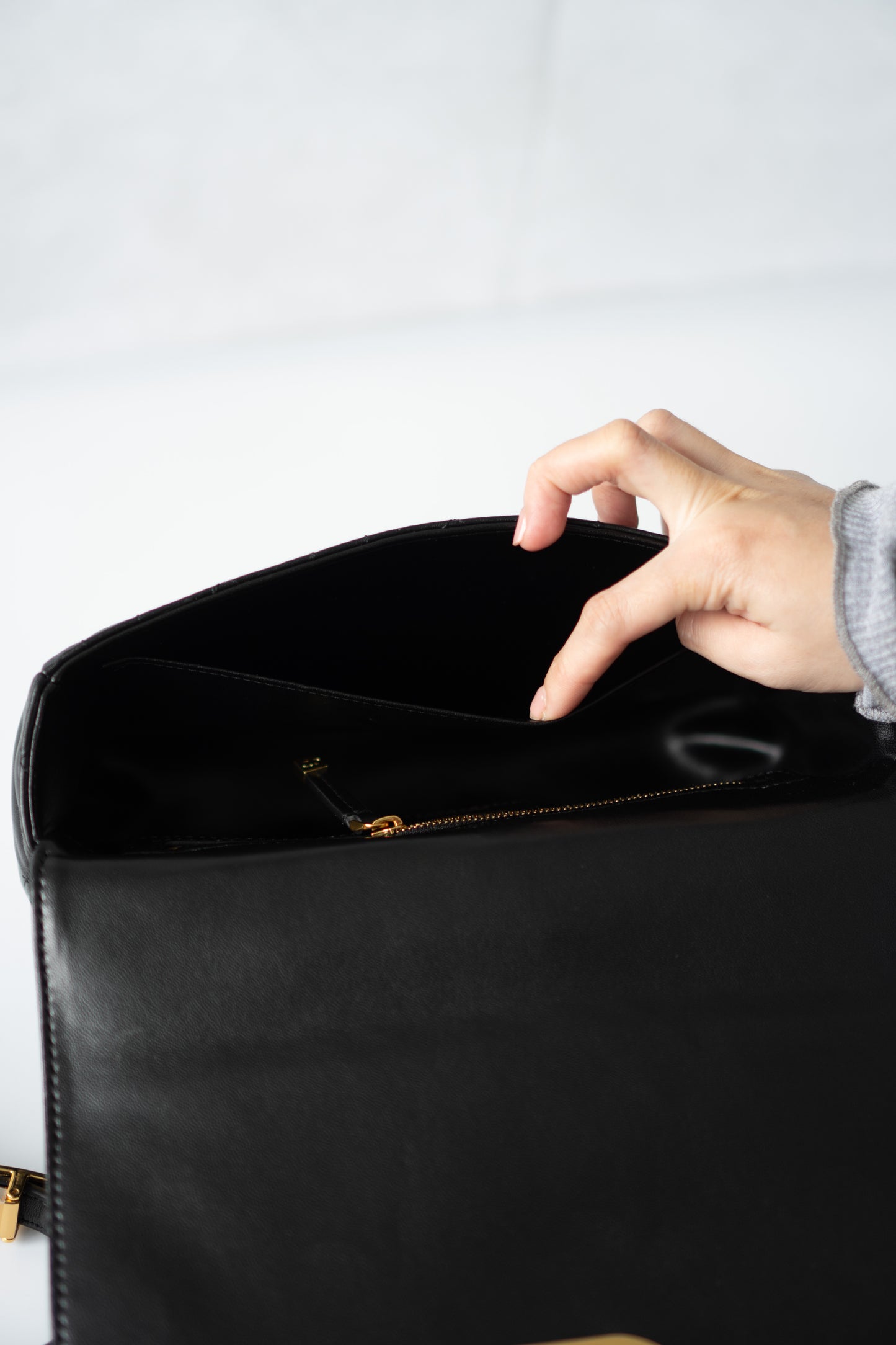 Caro Medium Bag – Black Cannage Calfskin