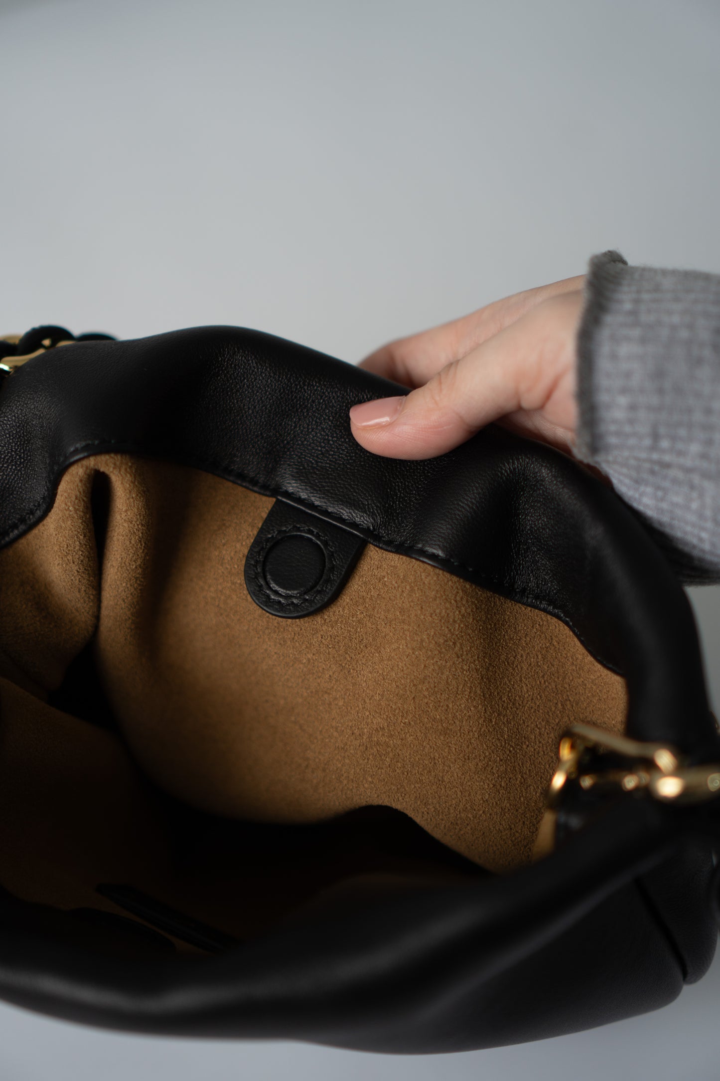 Flamenco Chain Pouch – Black Nappa Calfskin