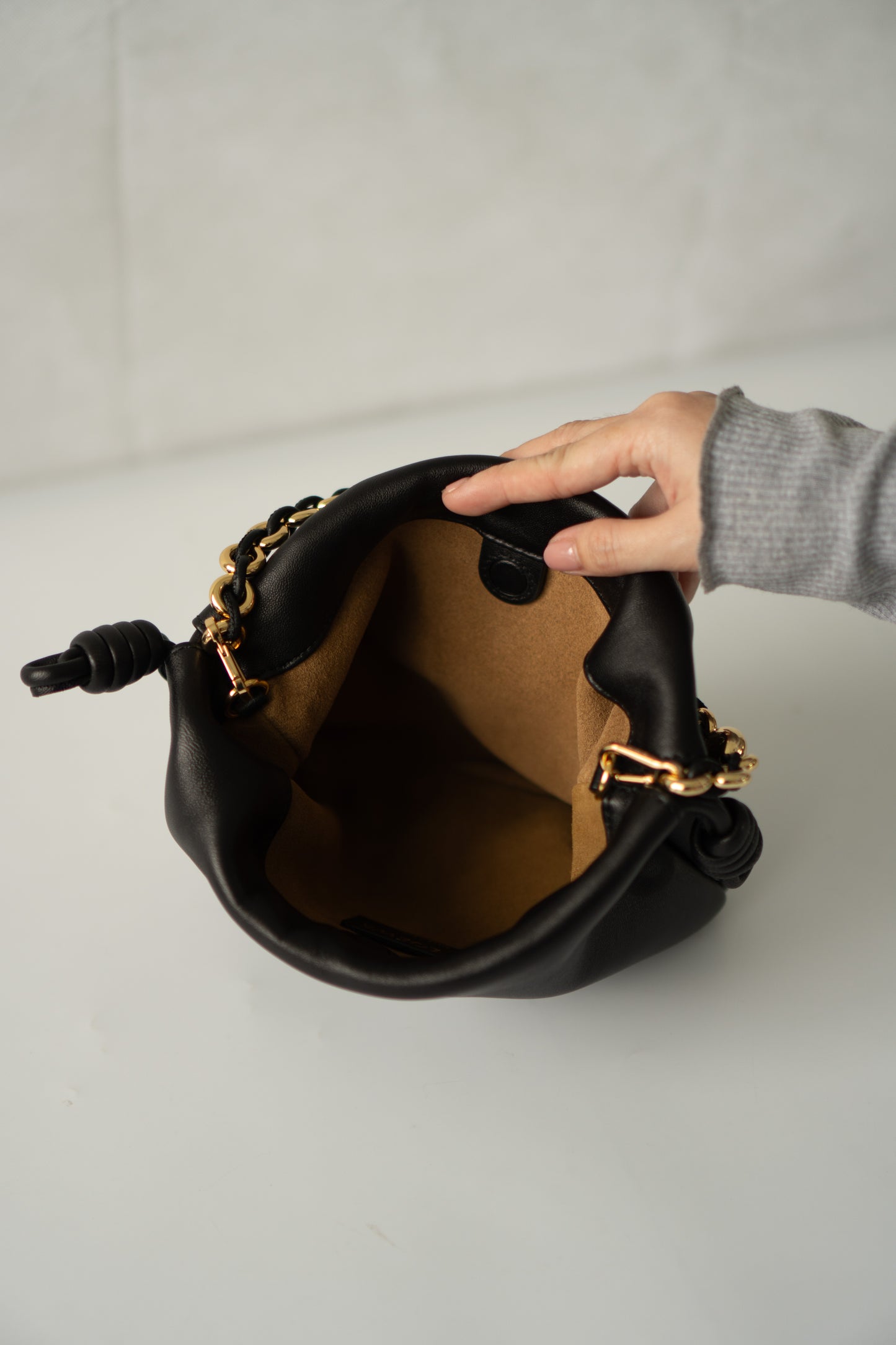 Flamenco Chain Pouch – Black Nappa Calfskin