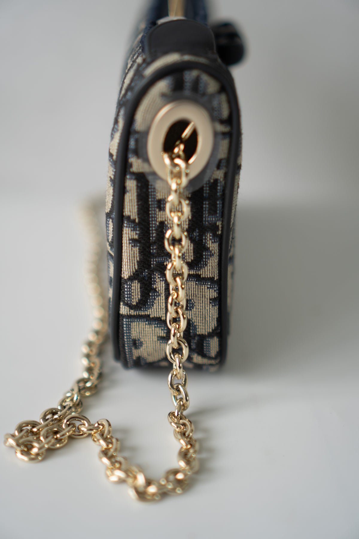 Oblique Chain Wallet (WOC)