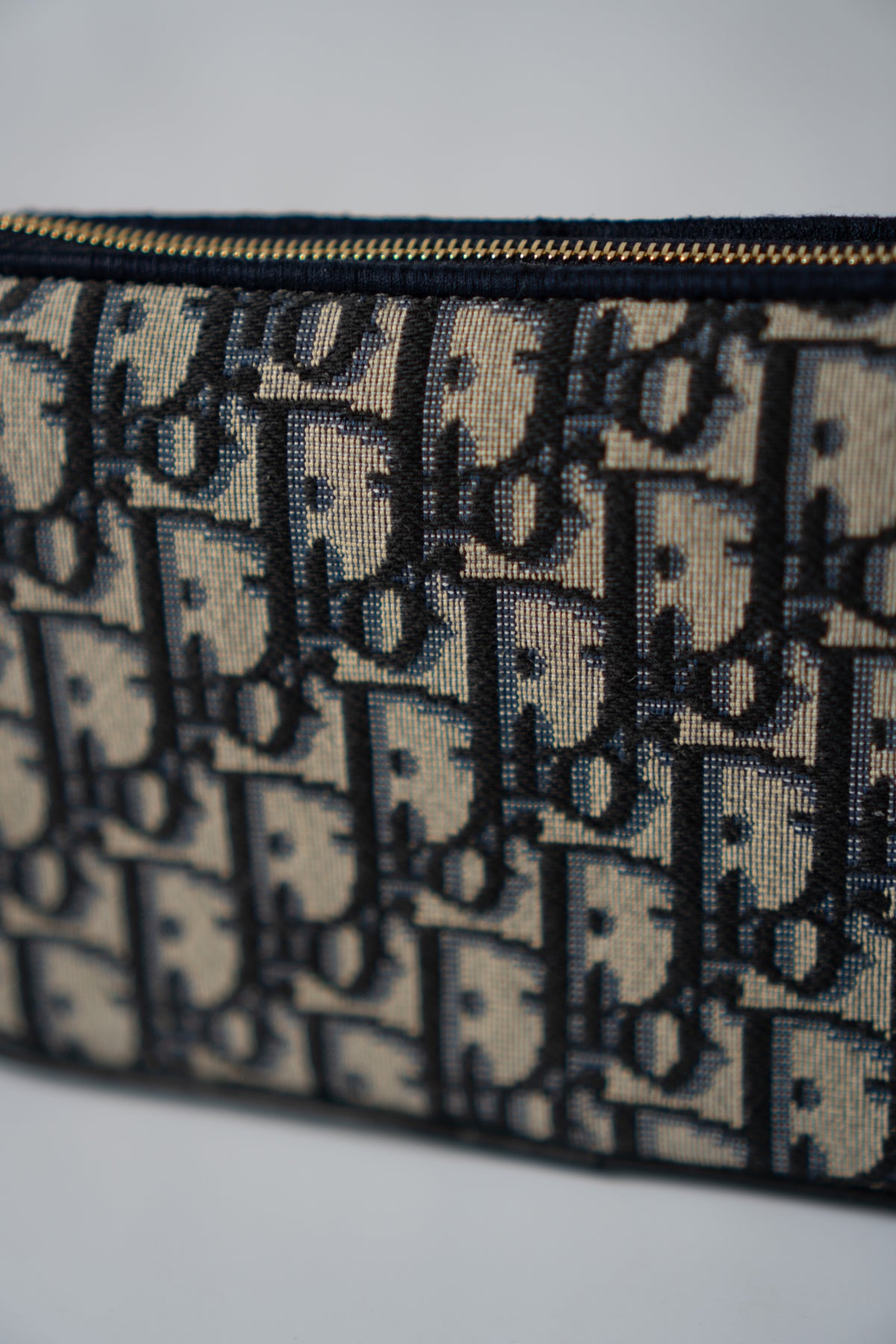 Oblique Chain Wallet (WOC)