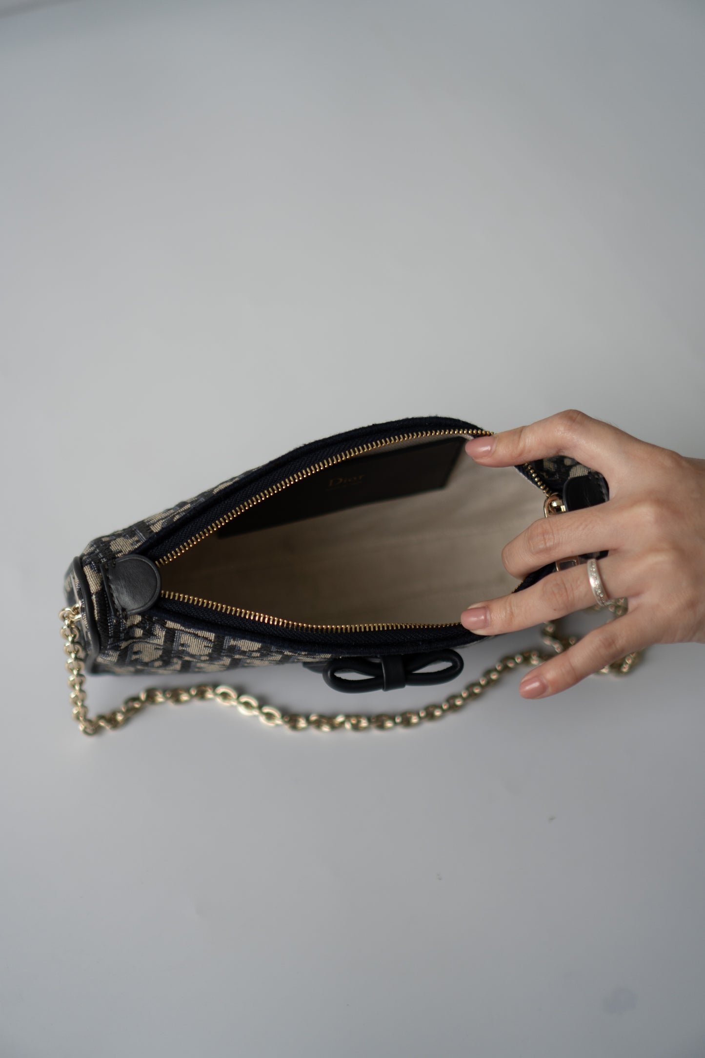 Oblique Chain Wallet (WOC)