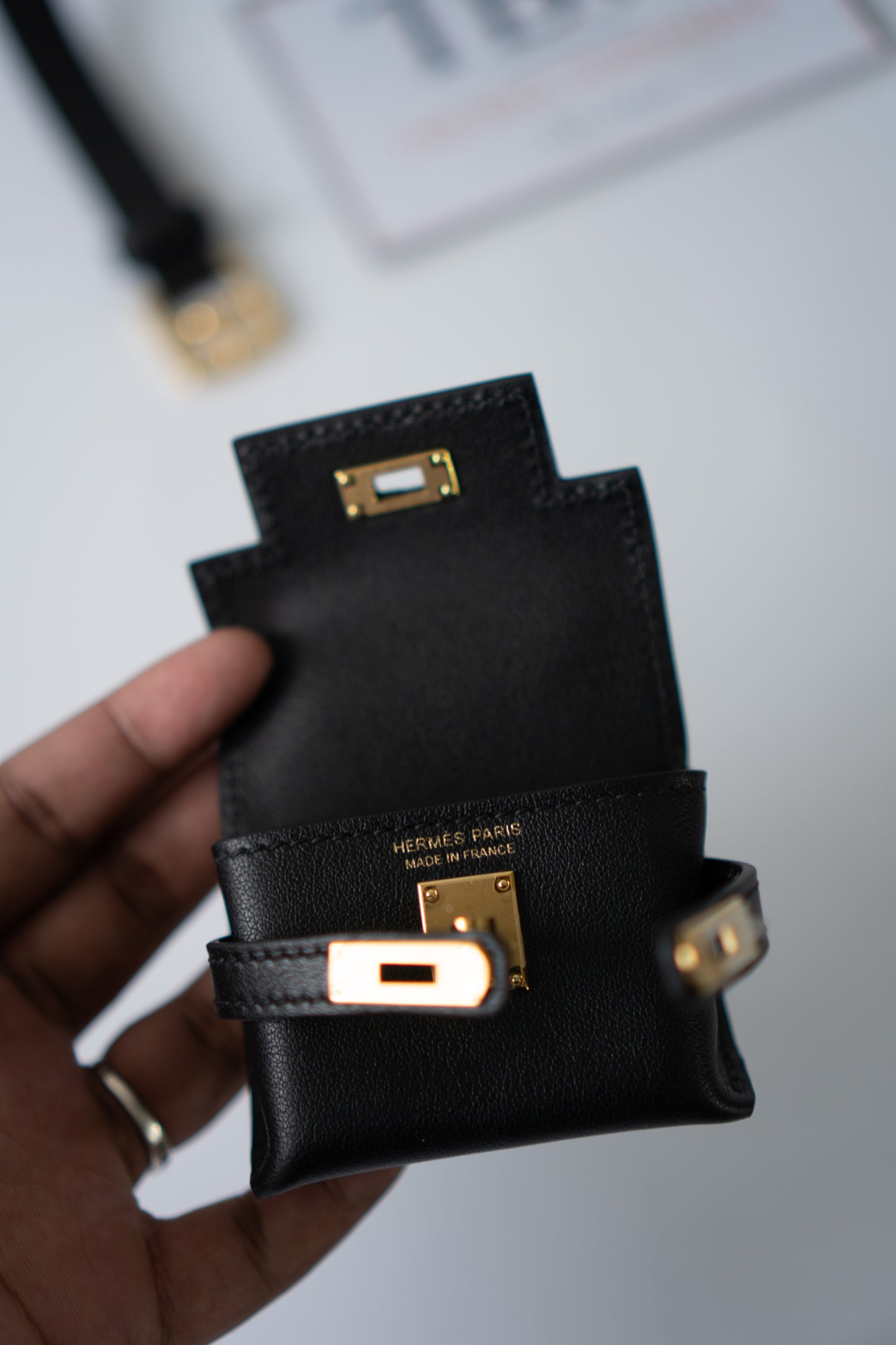 Kelly Moove Bag – Black Swift Leather