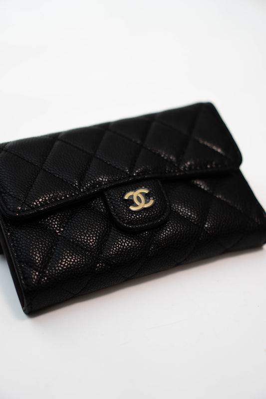 Classic Flap Medium compact wallet in Black Caviar with Gold Hardware