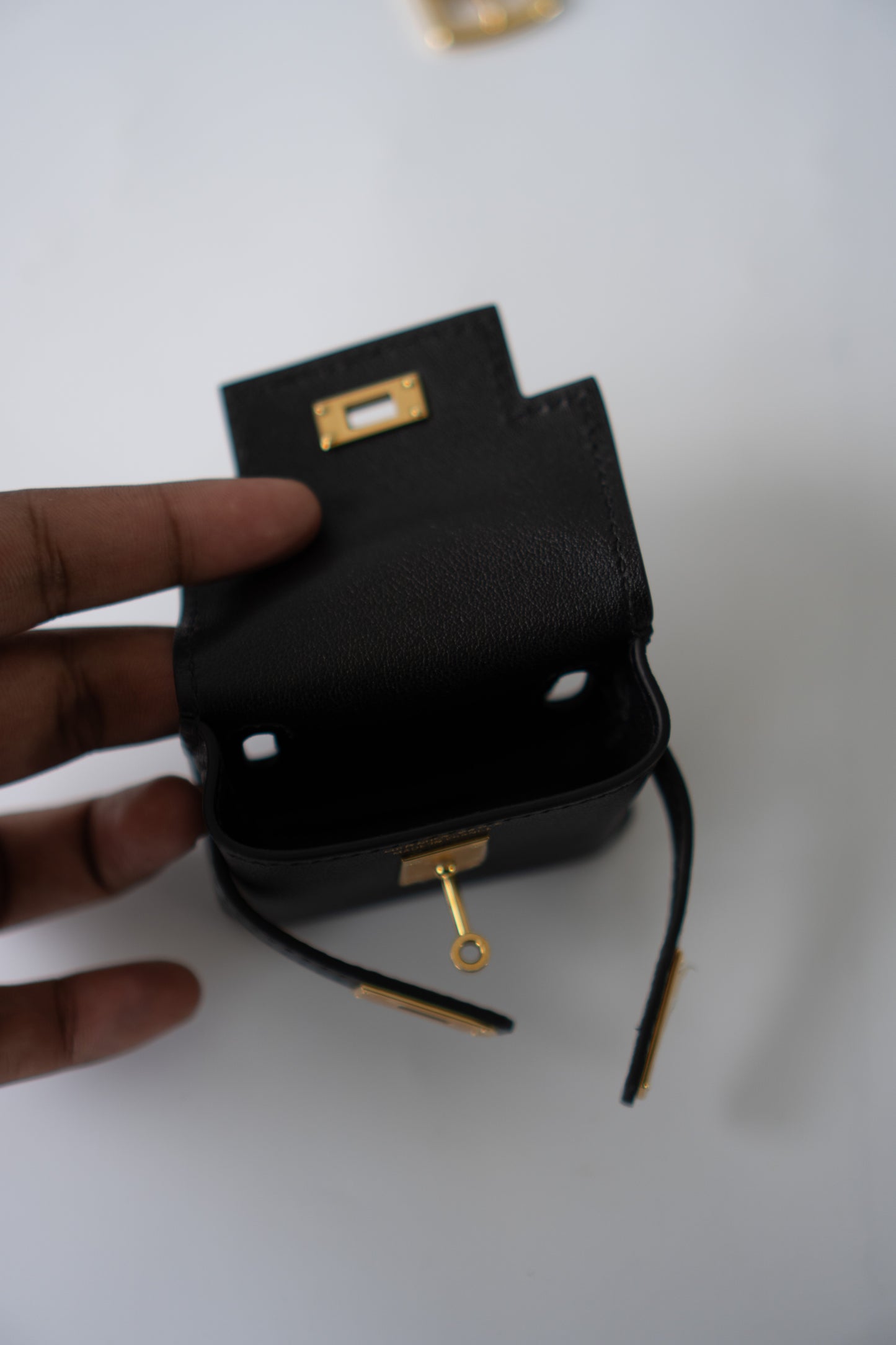 Kelly Moove Bag – Black Swift Leather