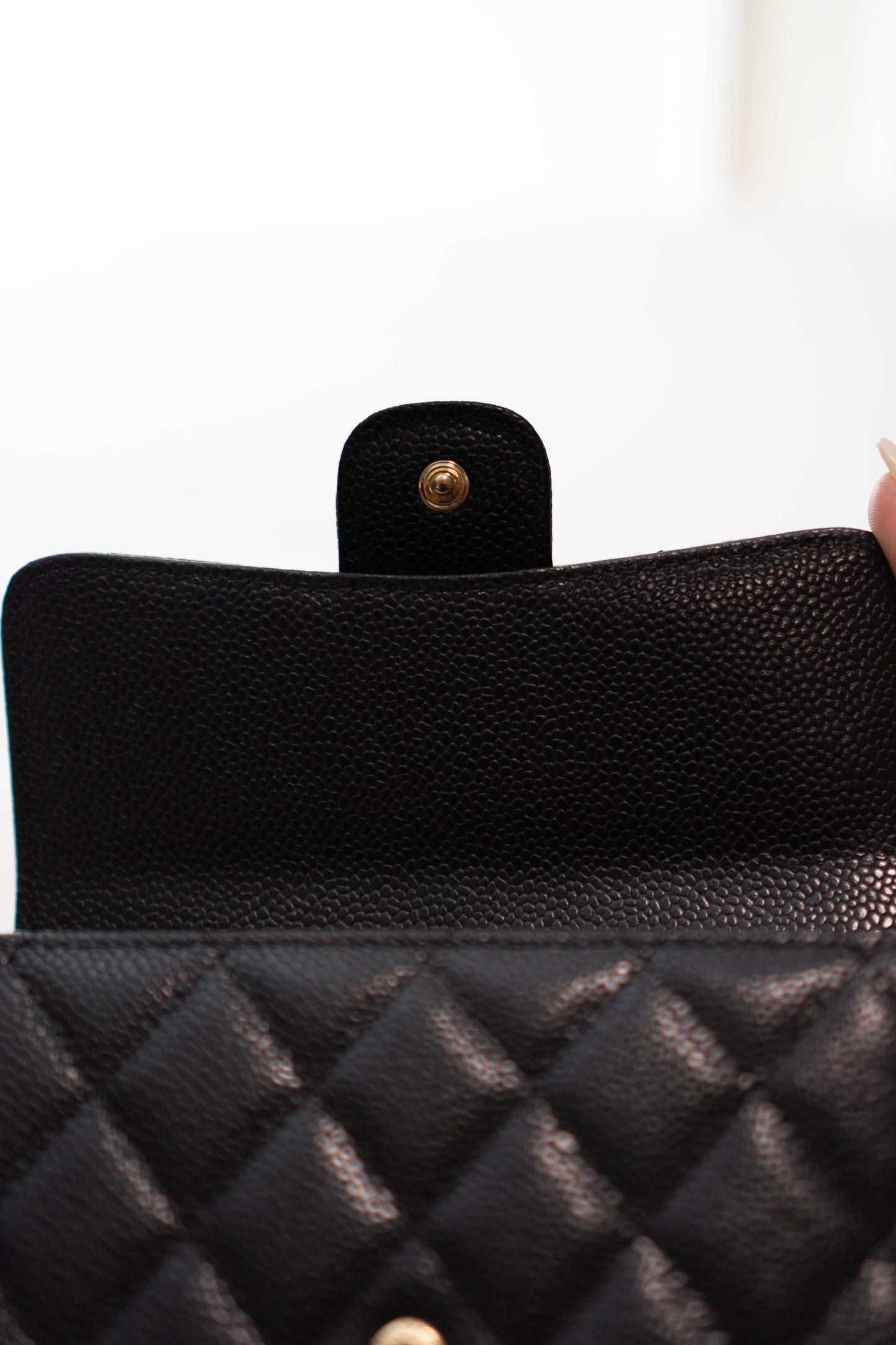 Classic Flap Medium compact wallet in Black Caviar with Gold Hardware