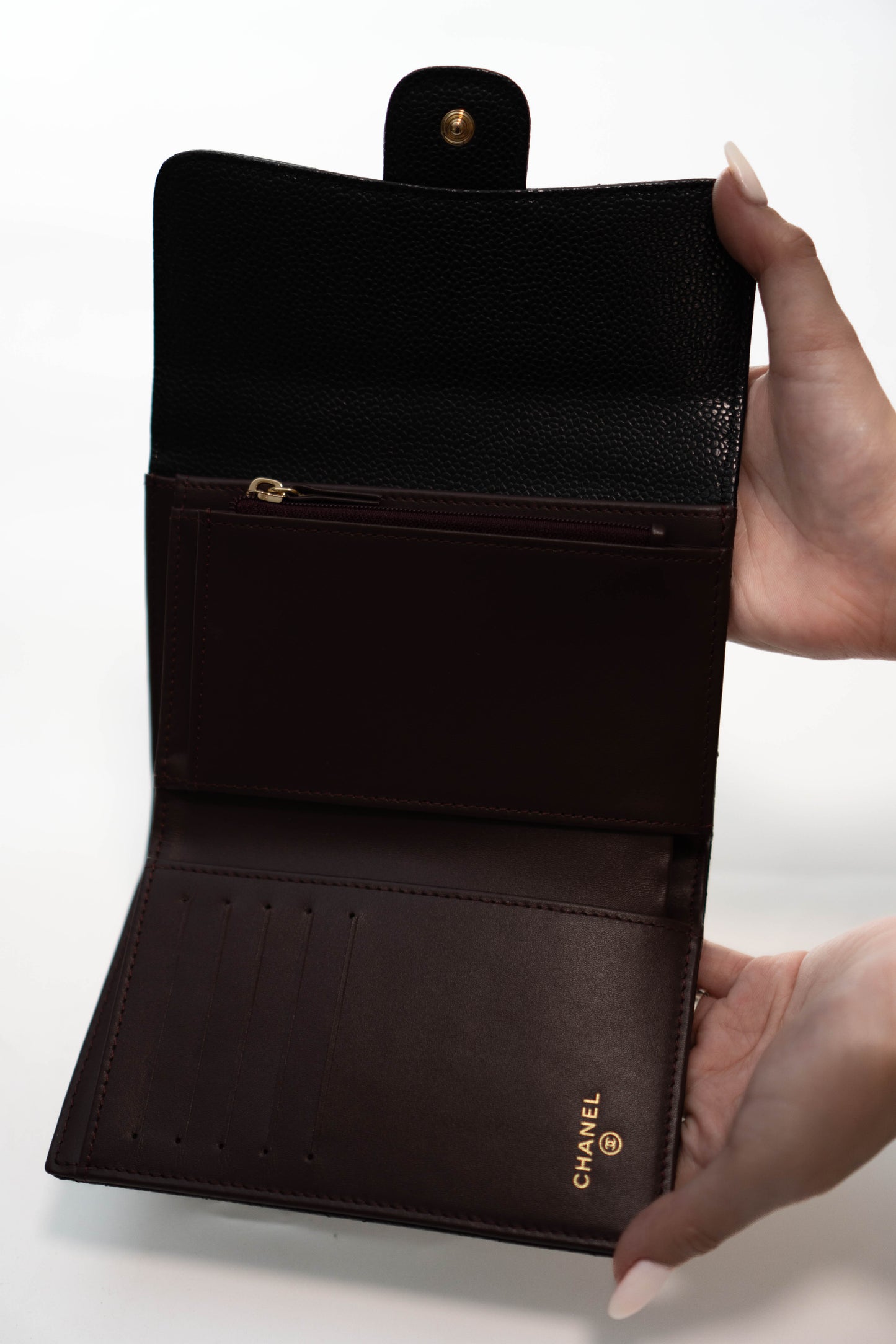 Classic Flap Medium compact wallet in Black Caviar with Gold Hardware