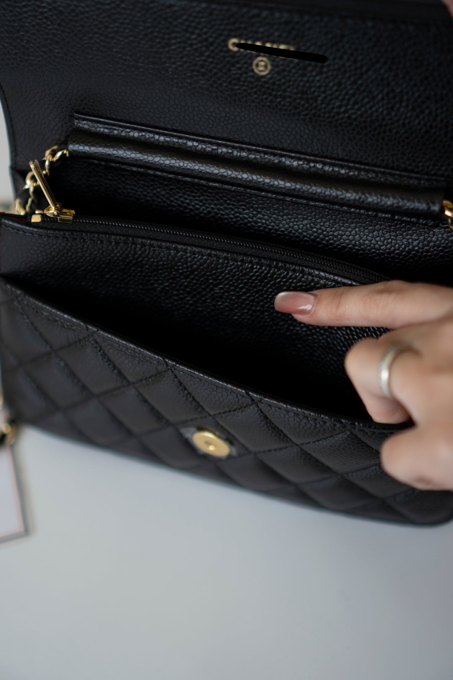 Classic Wallet on Chain (WOC) – Black Caviar GHW
