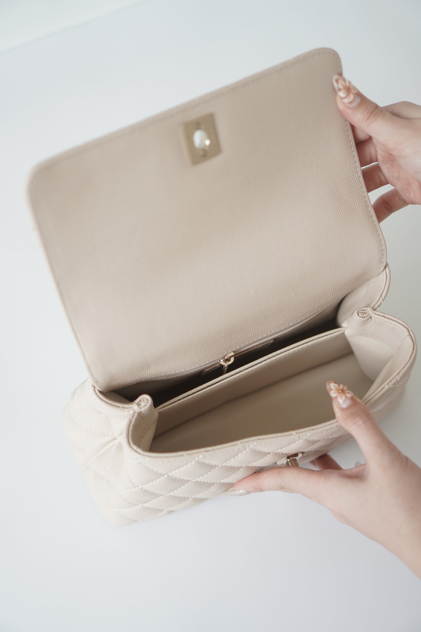 Coco Handle Small – Apricot Caviar with Light Gold Hardware