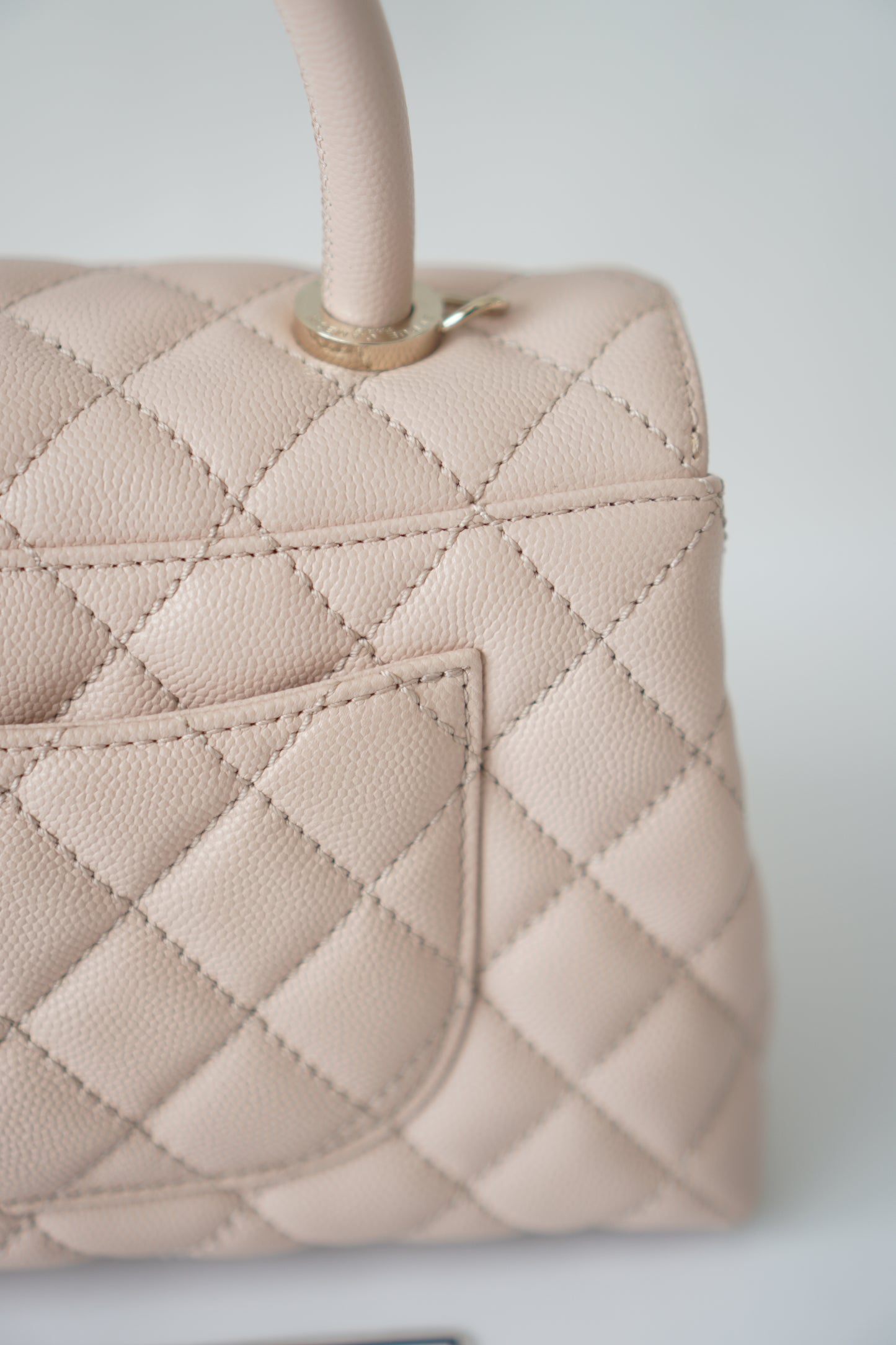 Coco Handle Small – Rose Clair Caviar with Light Gold Hardware