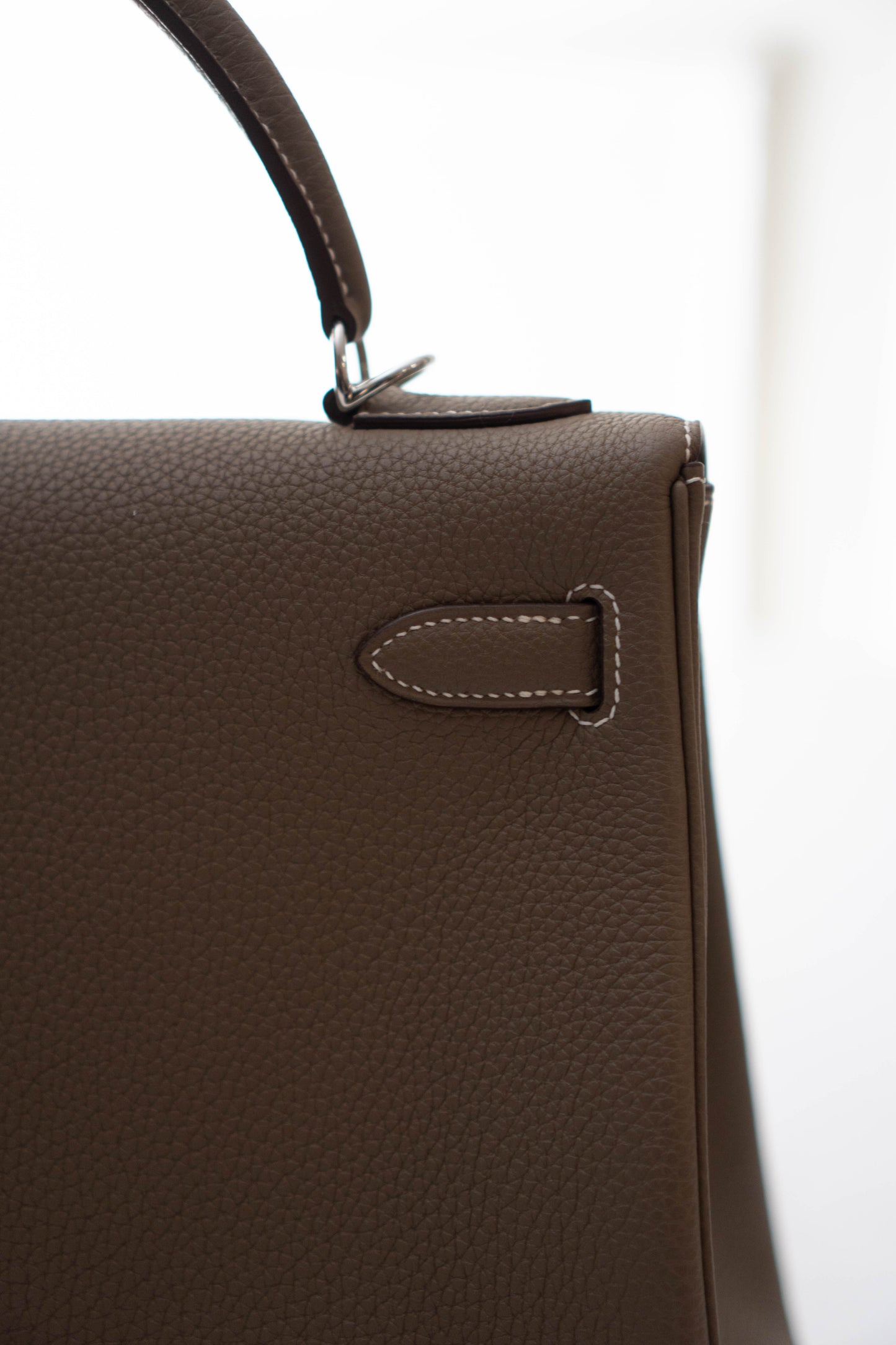 KL Retourne 32 in Etoupe Togo leather