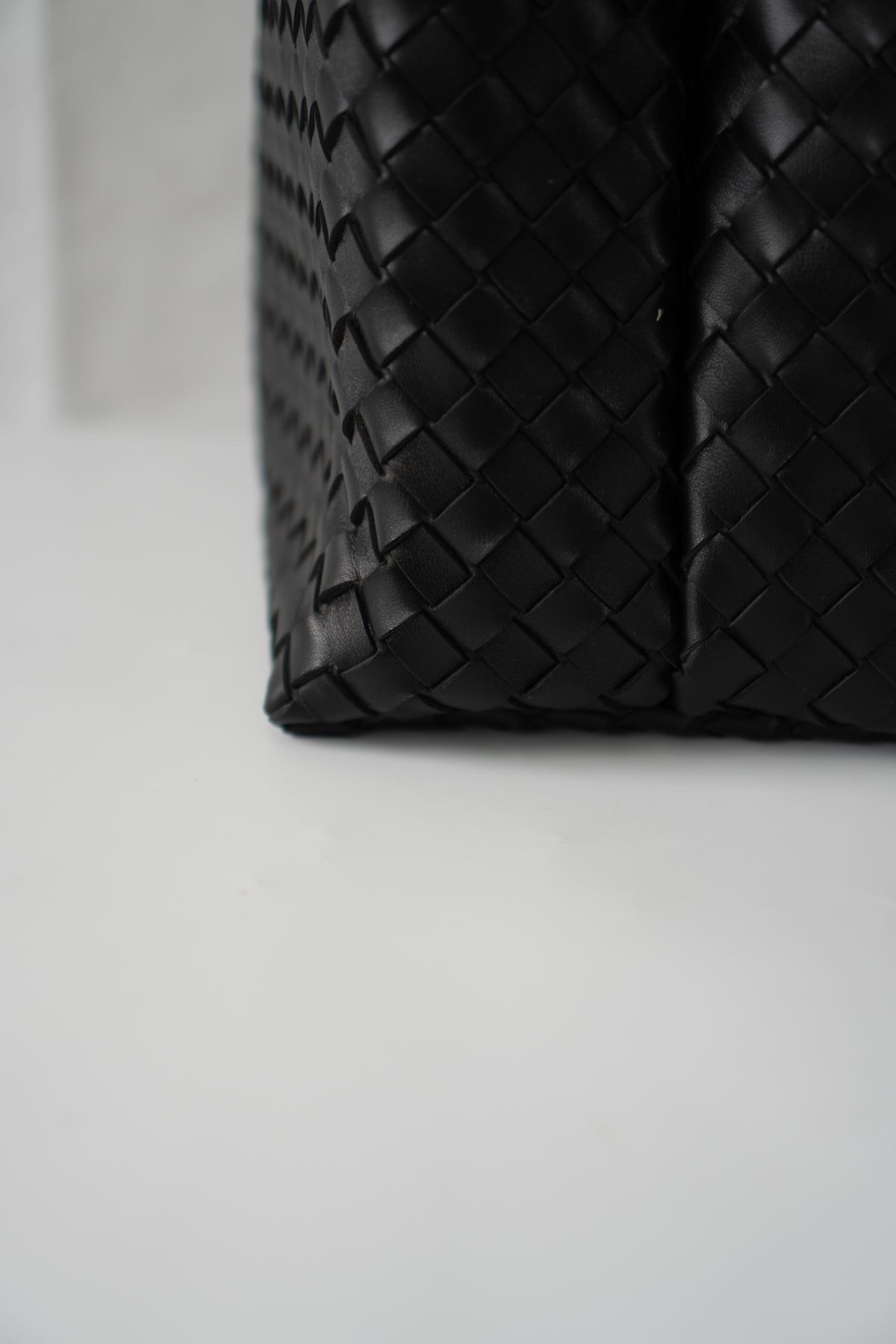 Large Andiamo – Black Leather