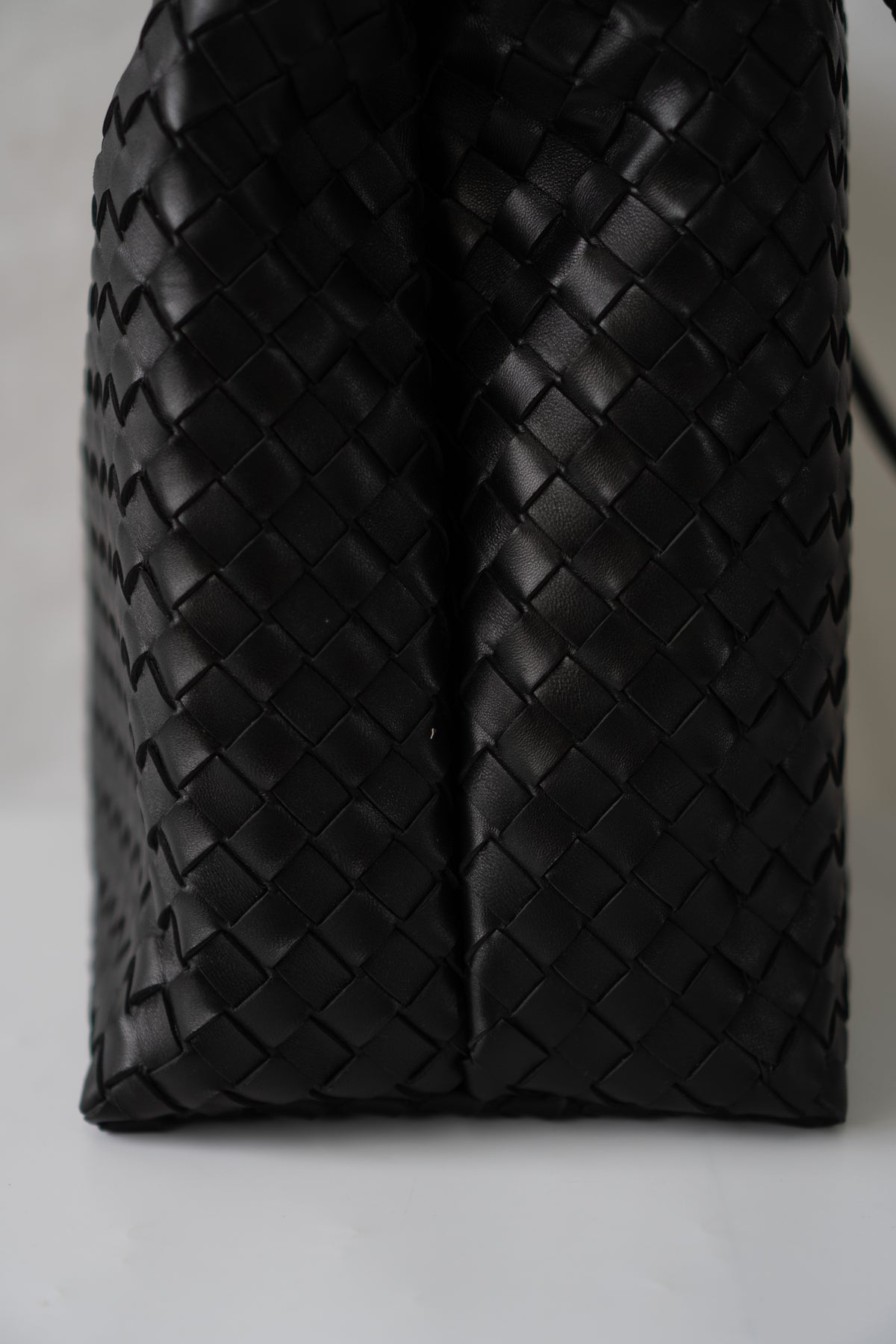Large Andiamo – Black Leather