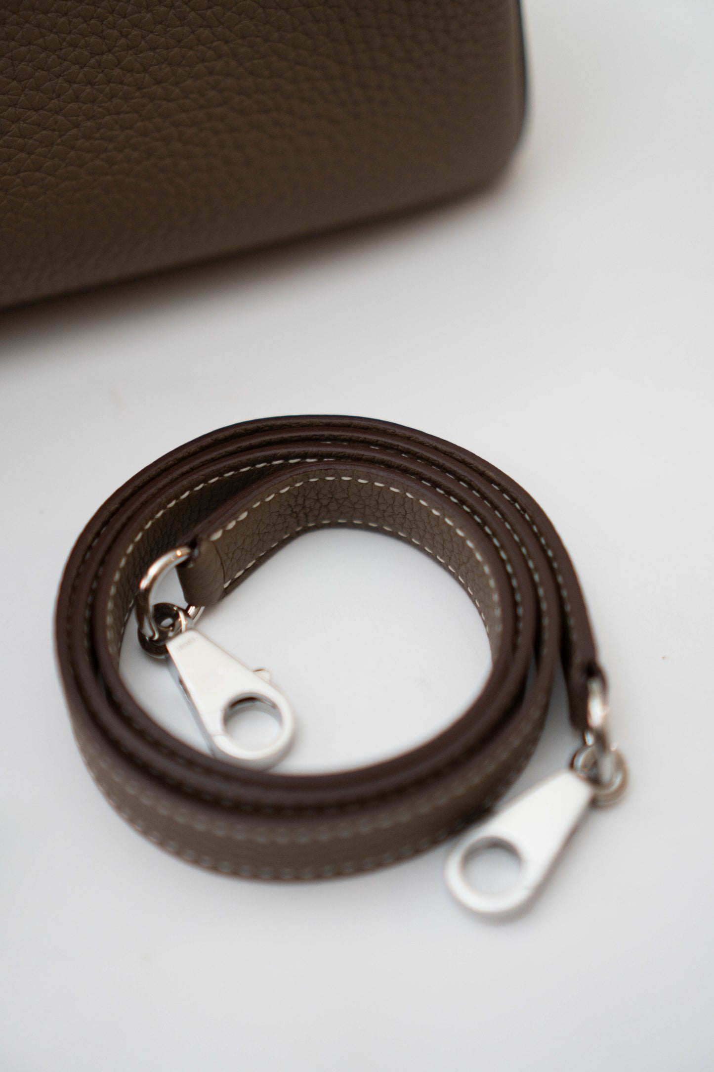 KL Retourne 32 in Etoupe Togo leather