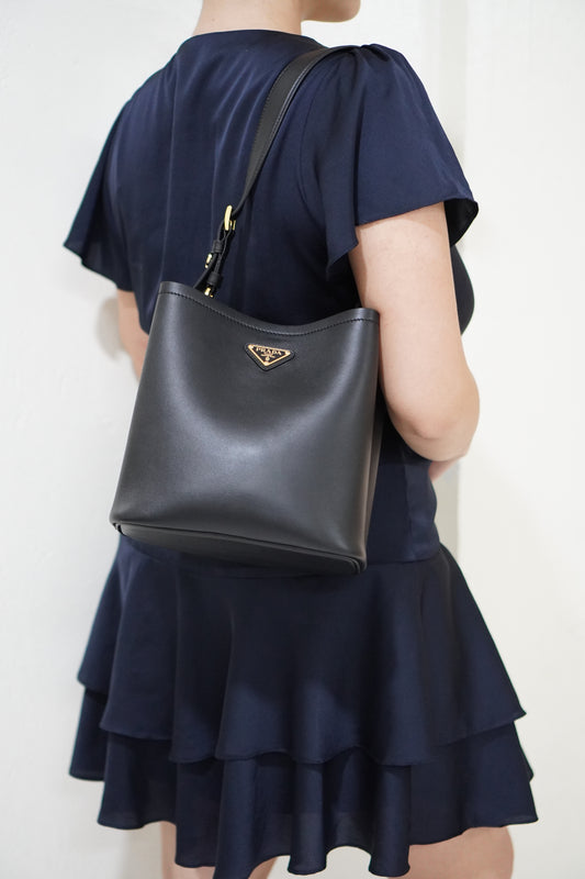 Bucket Bag in smooth Nappa leather
