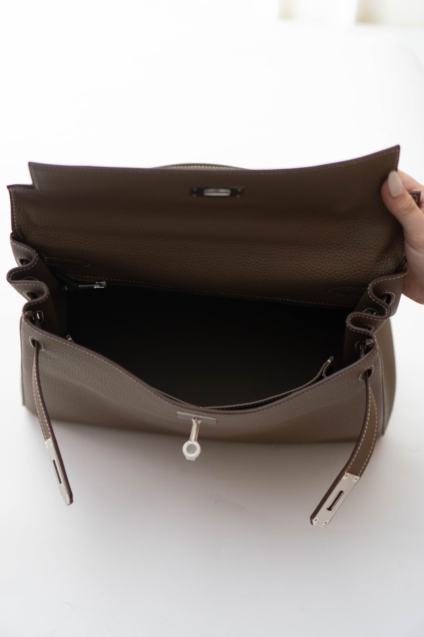 KL Retourne 32 in Etoupe Togo leather