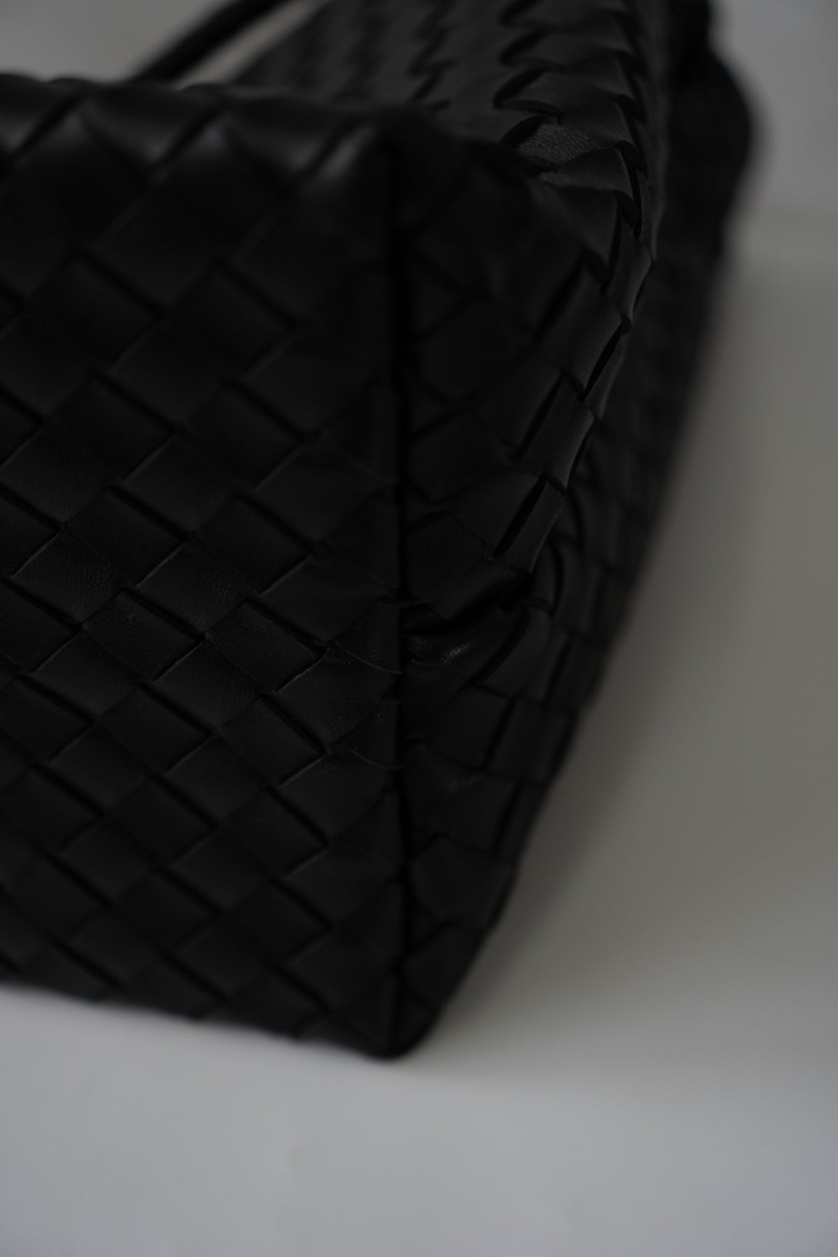 Large Andiamo – Black Leather