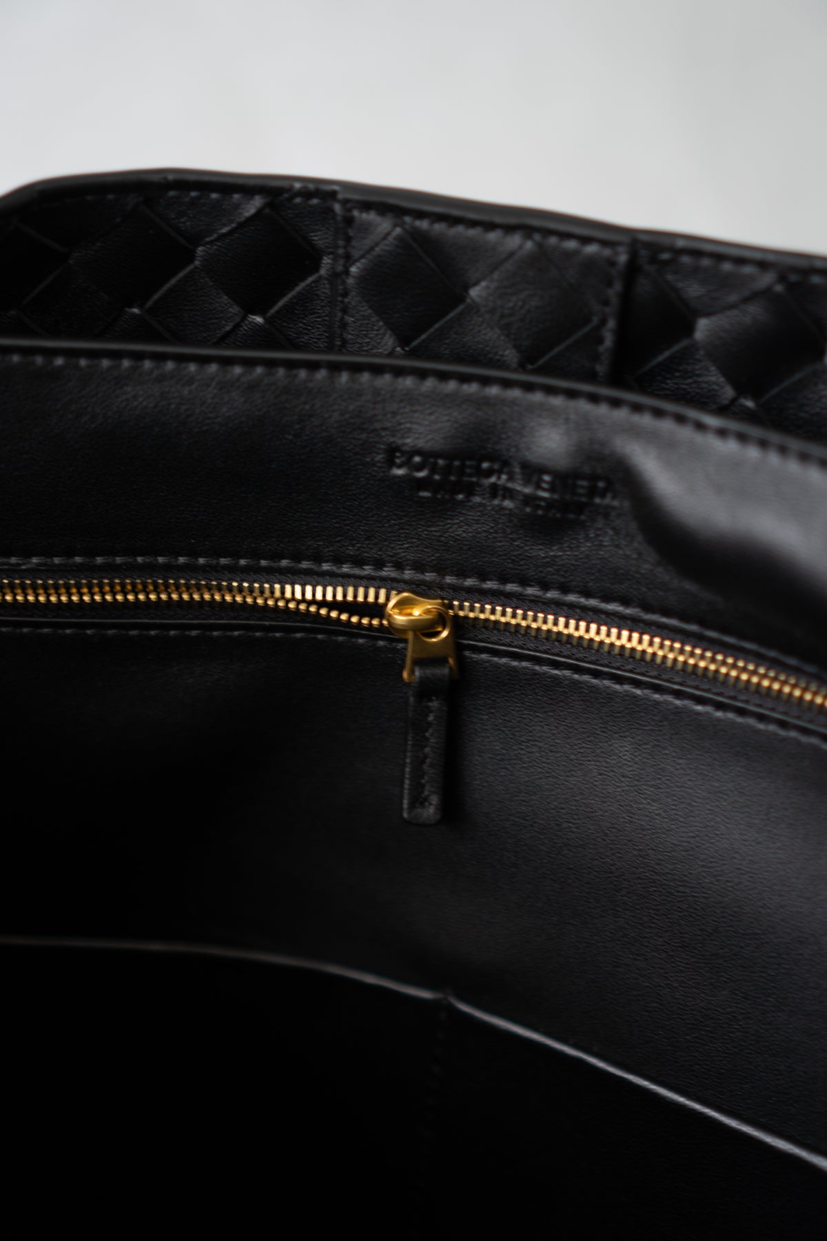 Large Andiamo – Black Leather