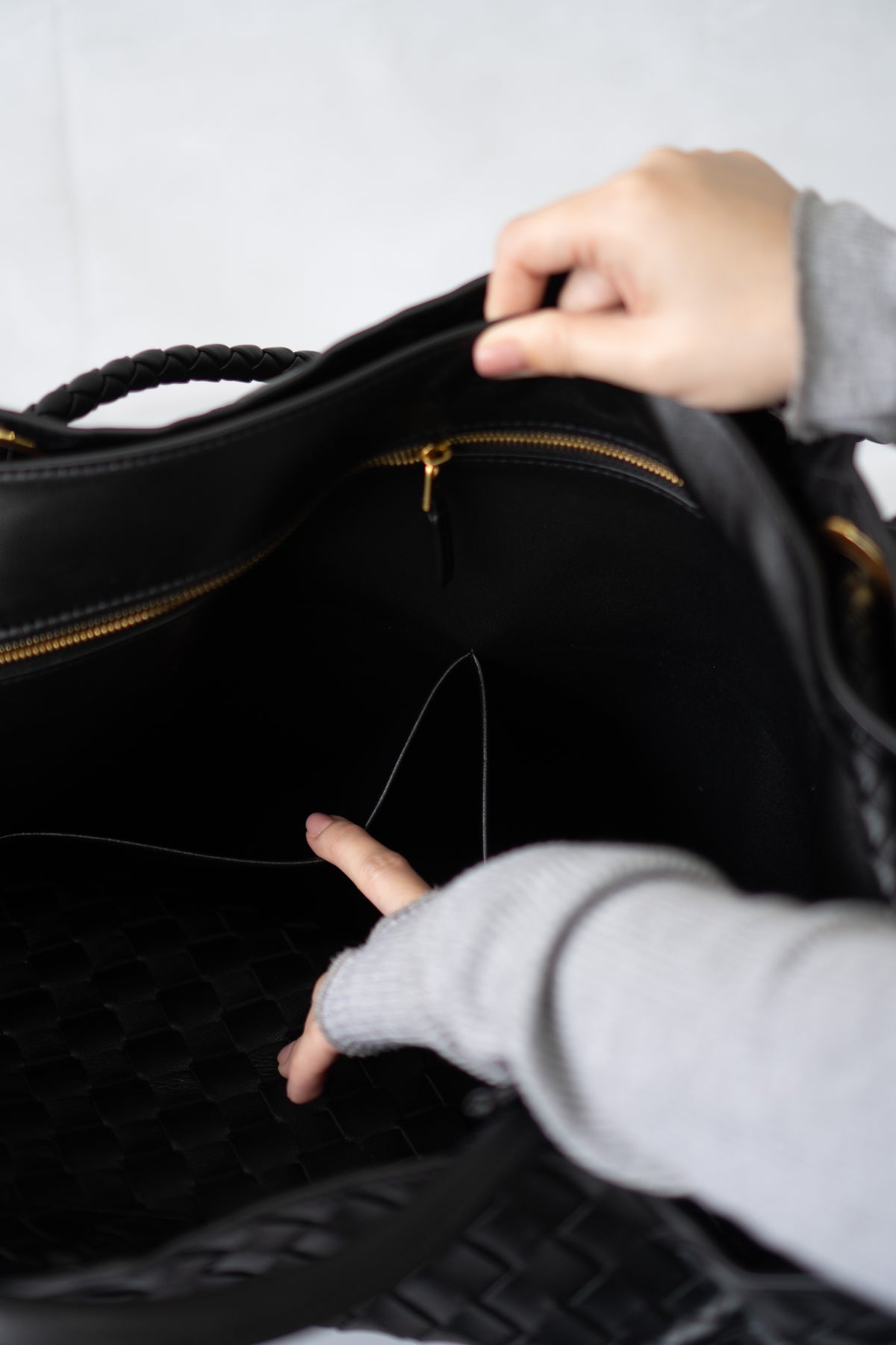 Large Andiamo – Black Leather