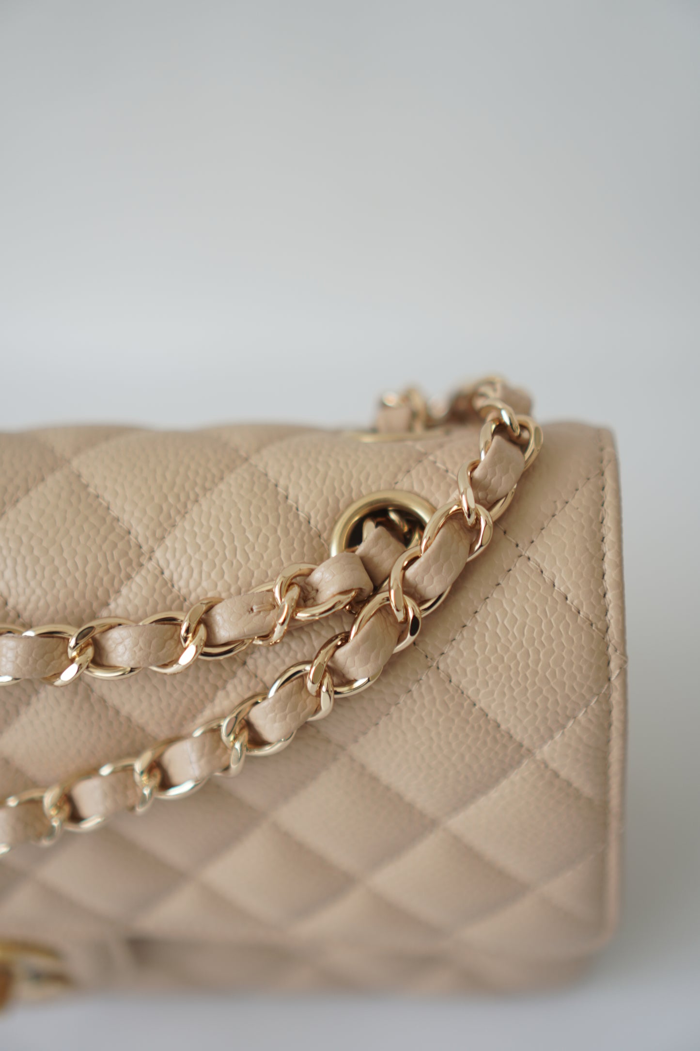 Classic Flap Medium – Beige Clair Caviar with Gold Hardware
