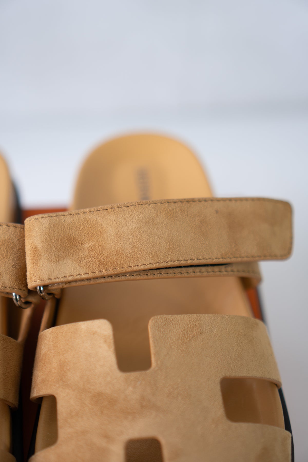 Chypre Sandal – Suede Camel