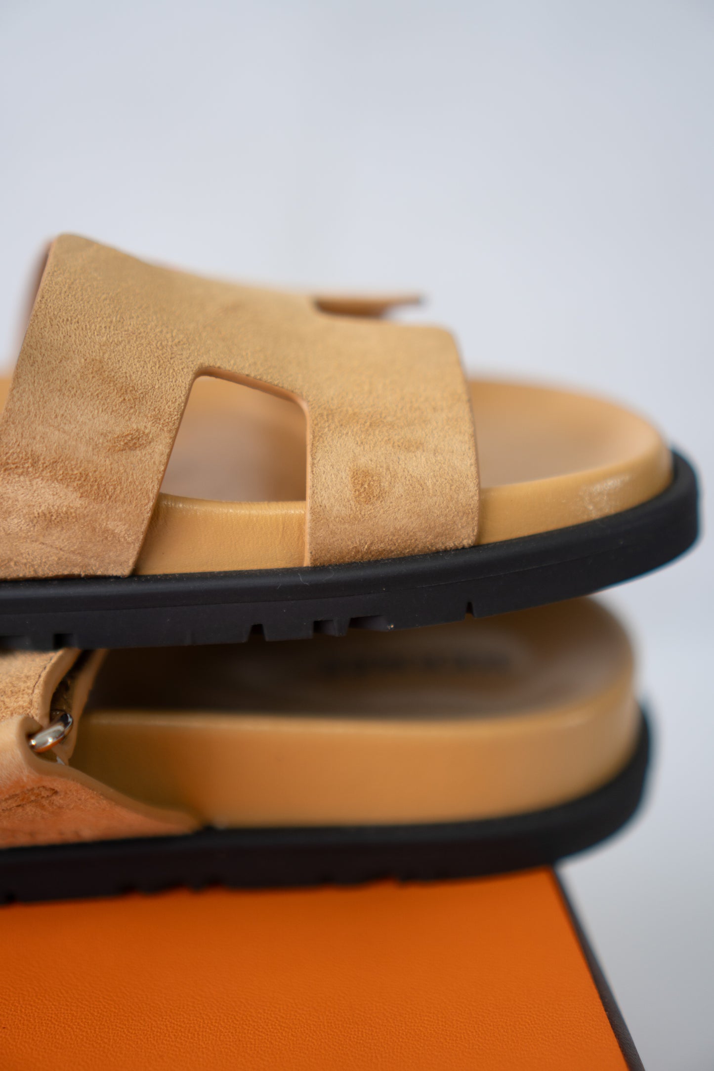 Chypre Sandal – Suede Camel
