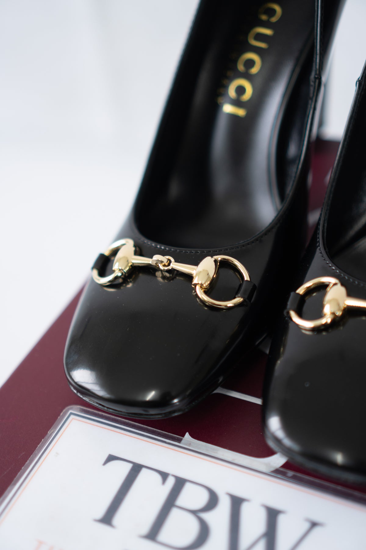 Signora Horsebit Leather Pumps – Black