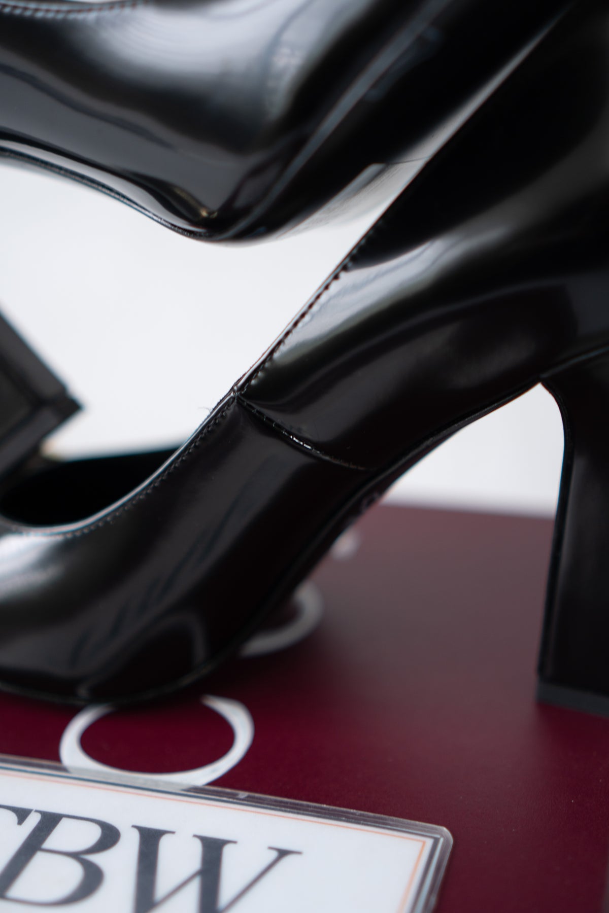 Signora Horsebit Leather Pumps – Black