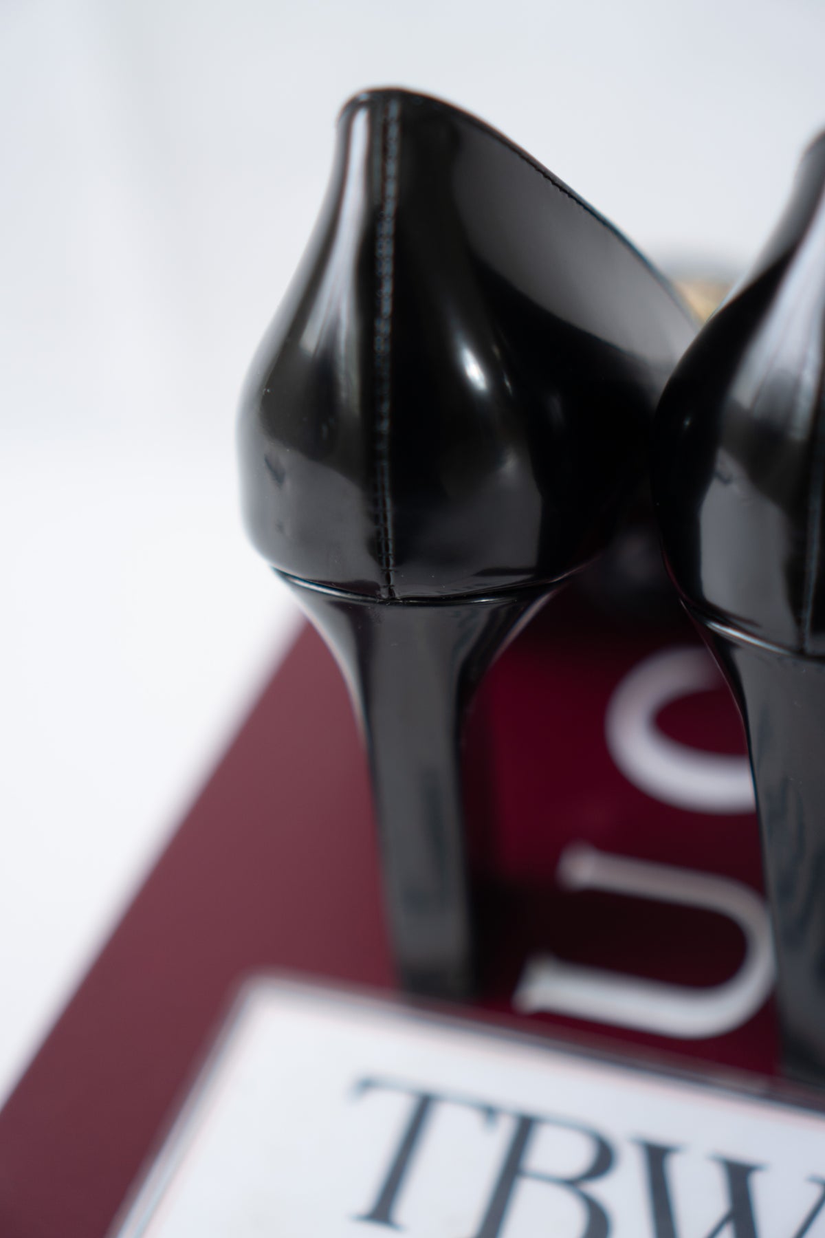 Signora Horsebit Leather Pumps – Black