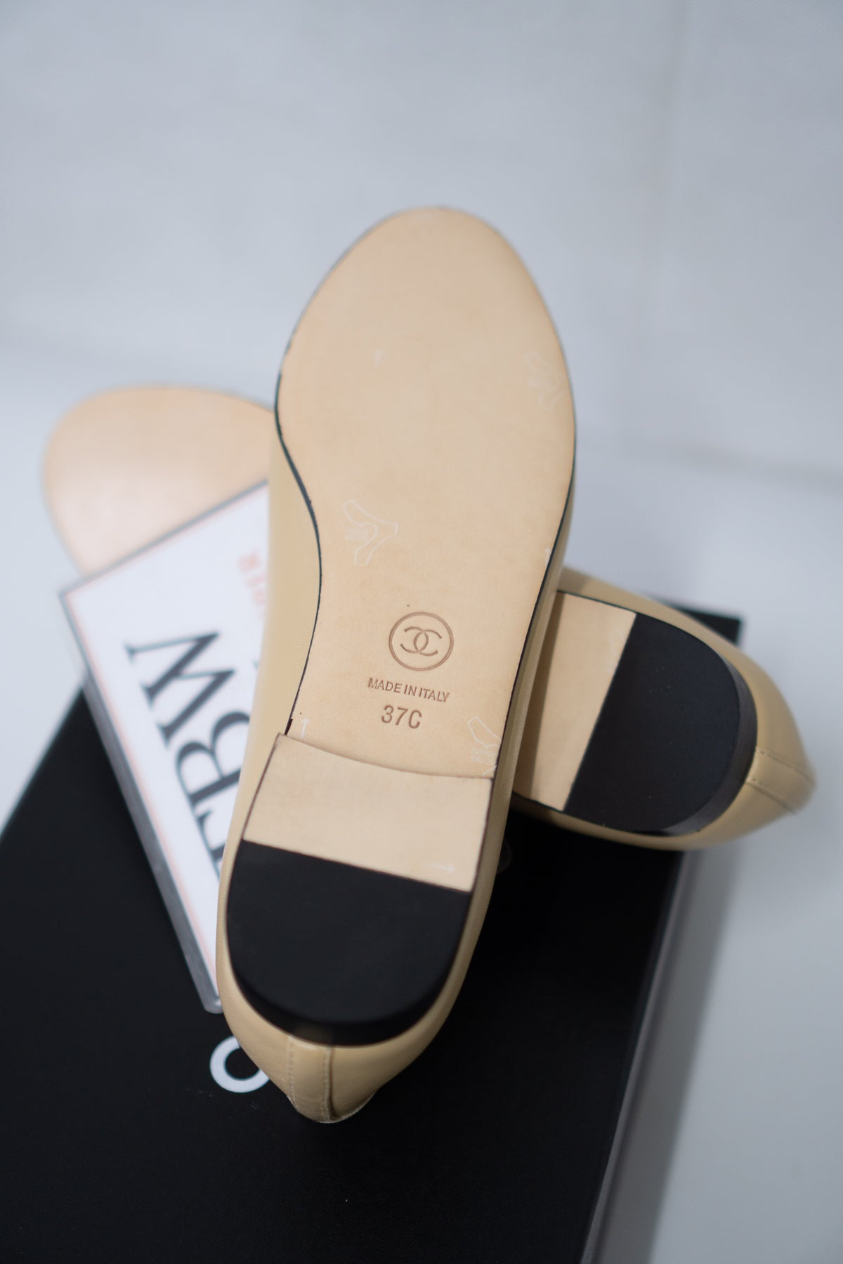Two-Tone Ballerina Flats – Beige & Black Lambskin