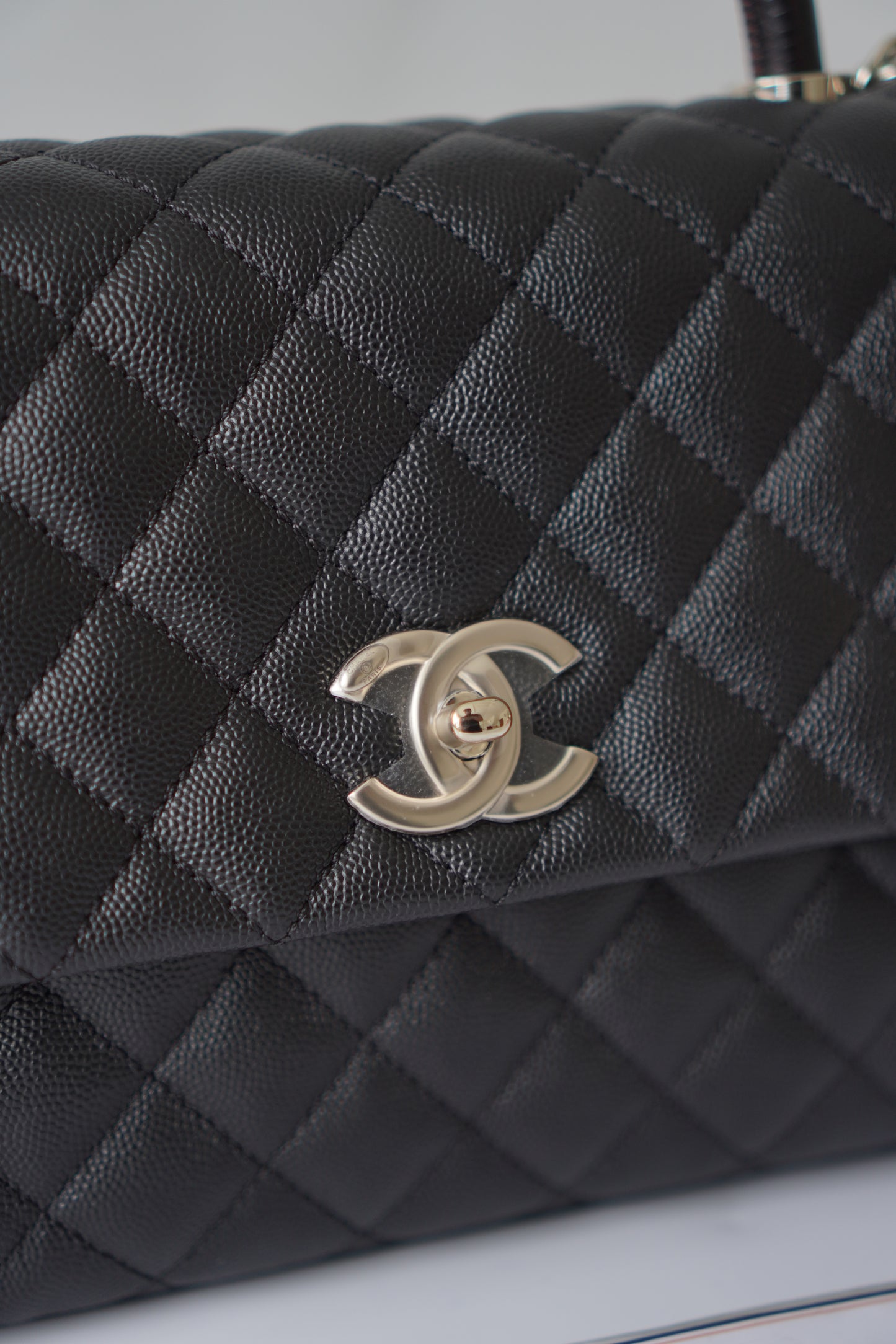 Coco Handle Medium – Black Caviar with Gold Hardware