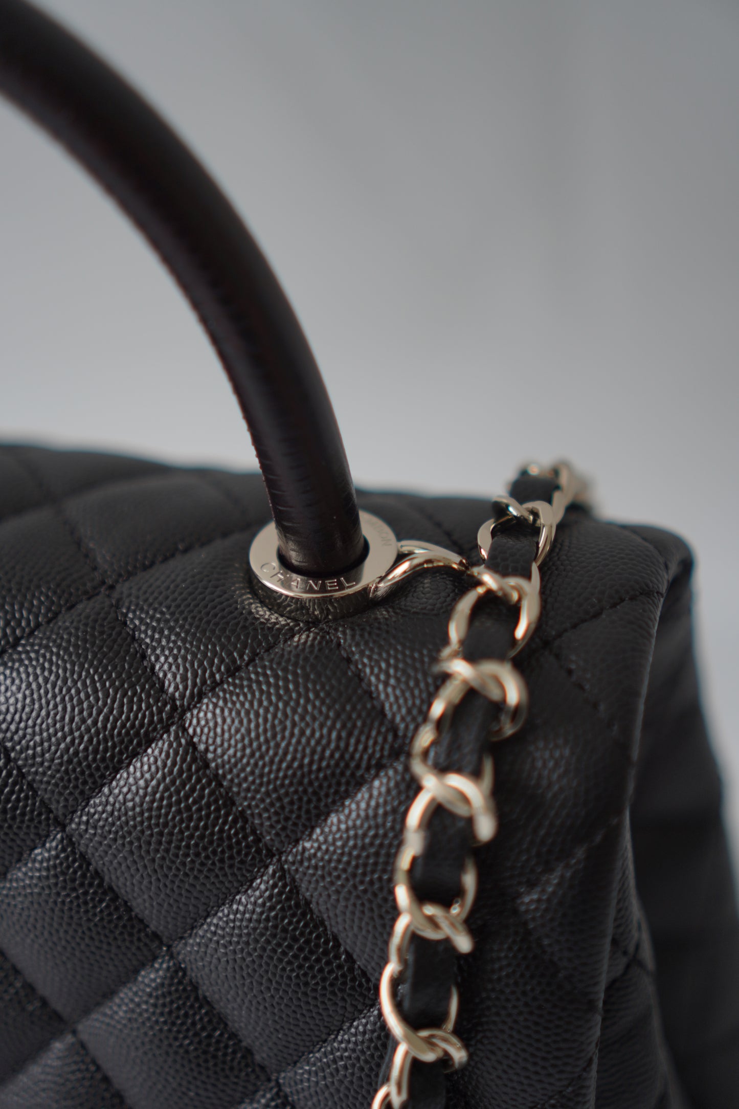 Coco Handle Medium – Black Caviar with Gold Hardware
