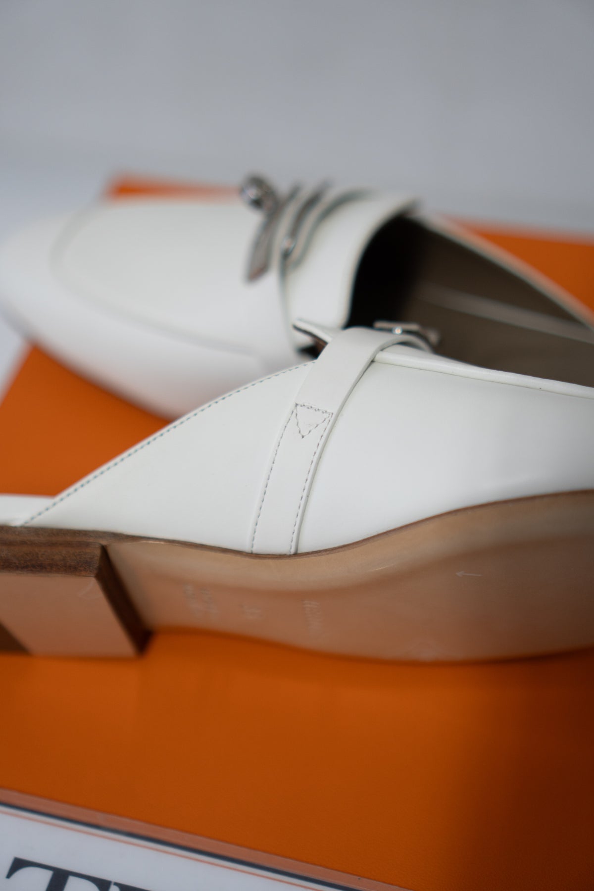 Lock Buckle Leather Mules – Off-White Calfskin with Palladium Hardware
