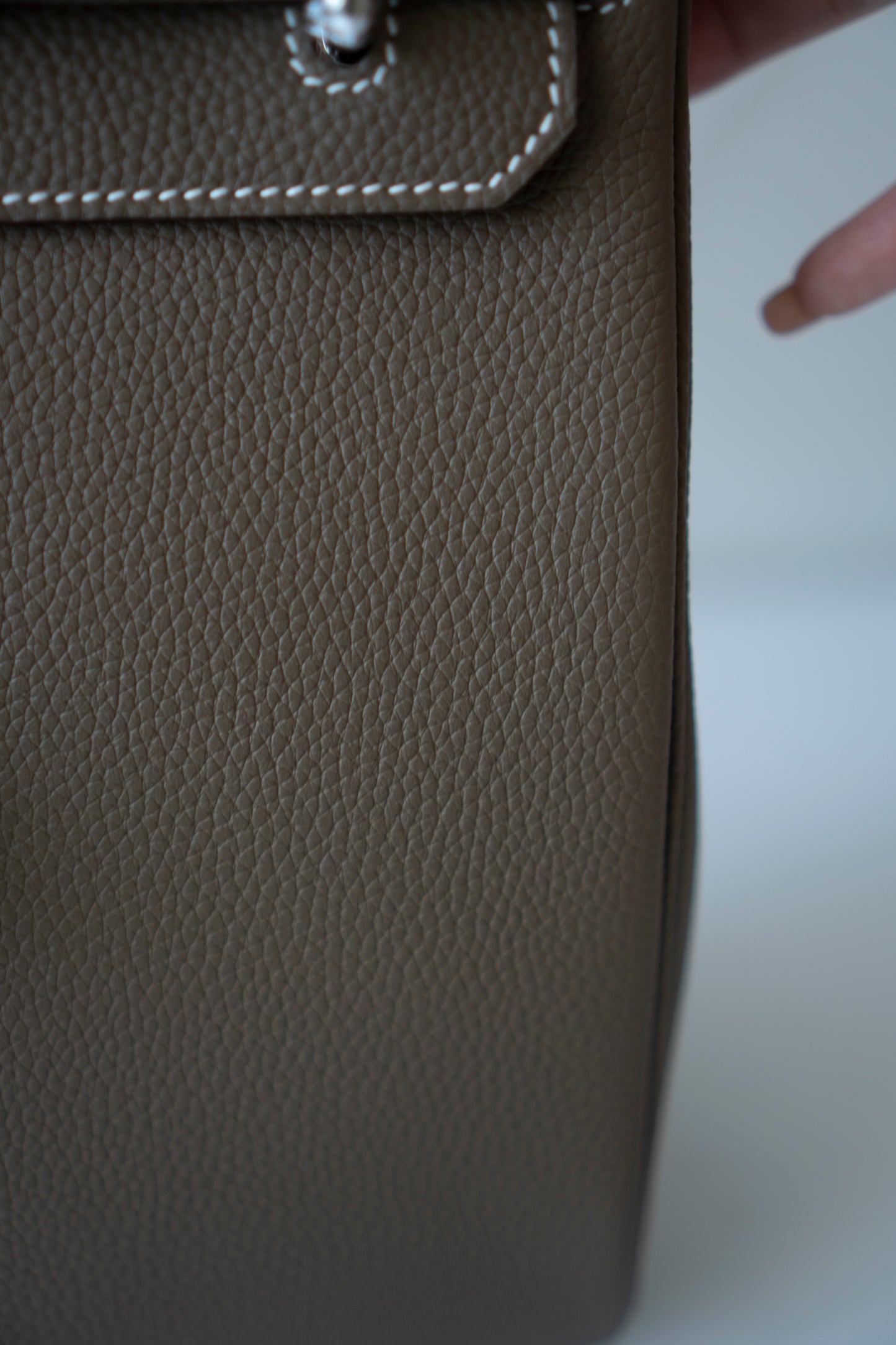HAC à Dos PM – Étoupe Togo Leather in Palladium Hardware