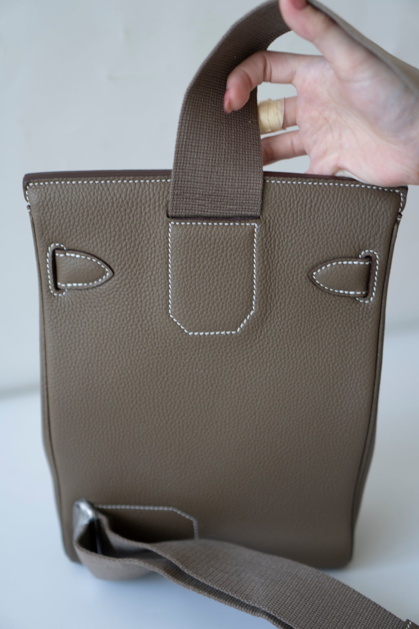 HAC à Dos PM – Étoupe Togo Leather in Palladium Hardware