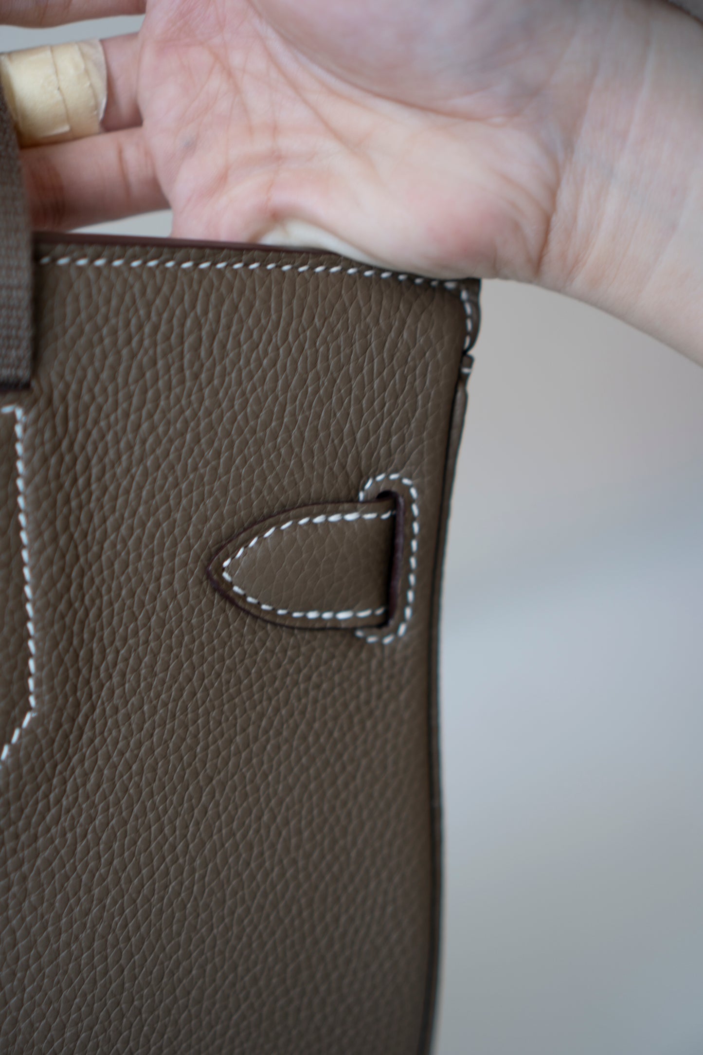 HAC à Dos PM – Étoupe Togo Leather in Palladium Hardware
