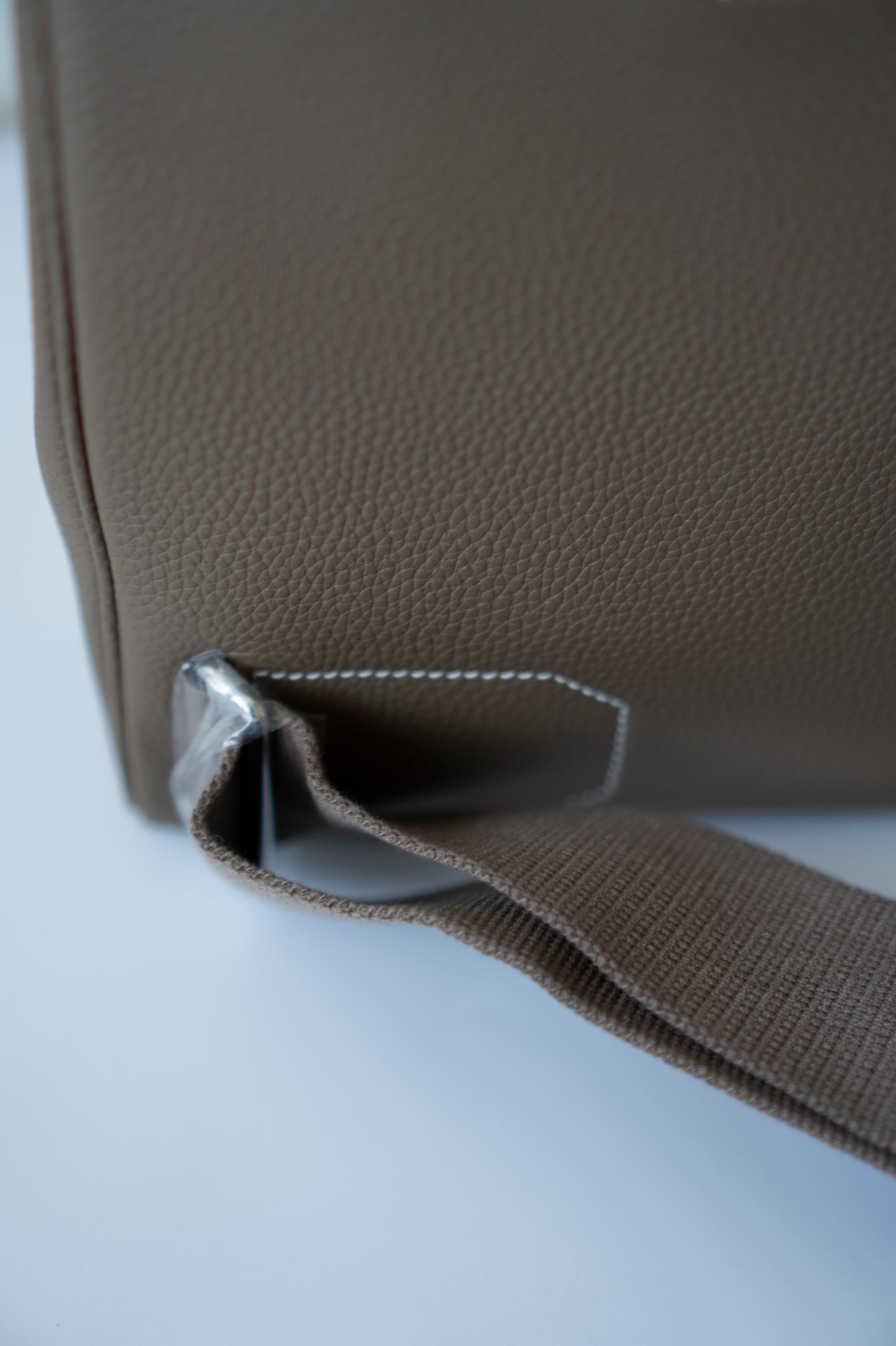 HAC à Dos PM – Étoupe Togo Leather in Palladium Hardware