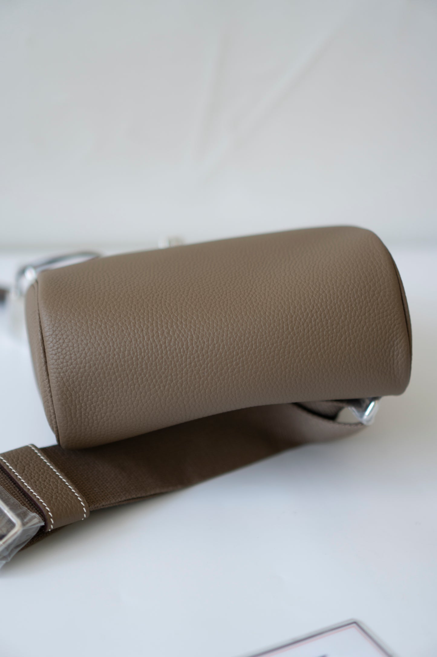 HAC à Dos PM – Étoupe Togo Leather in Palladium Hardware