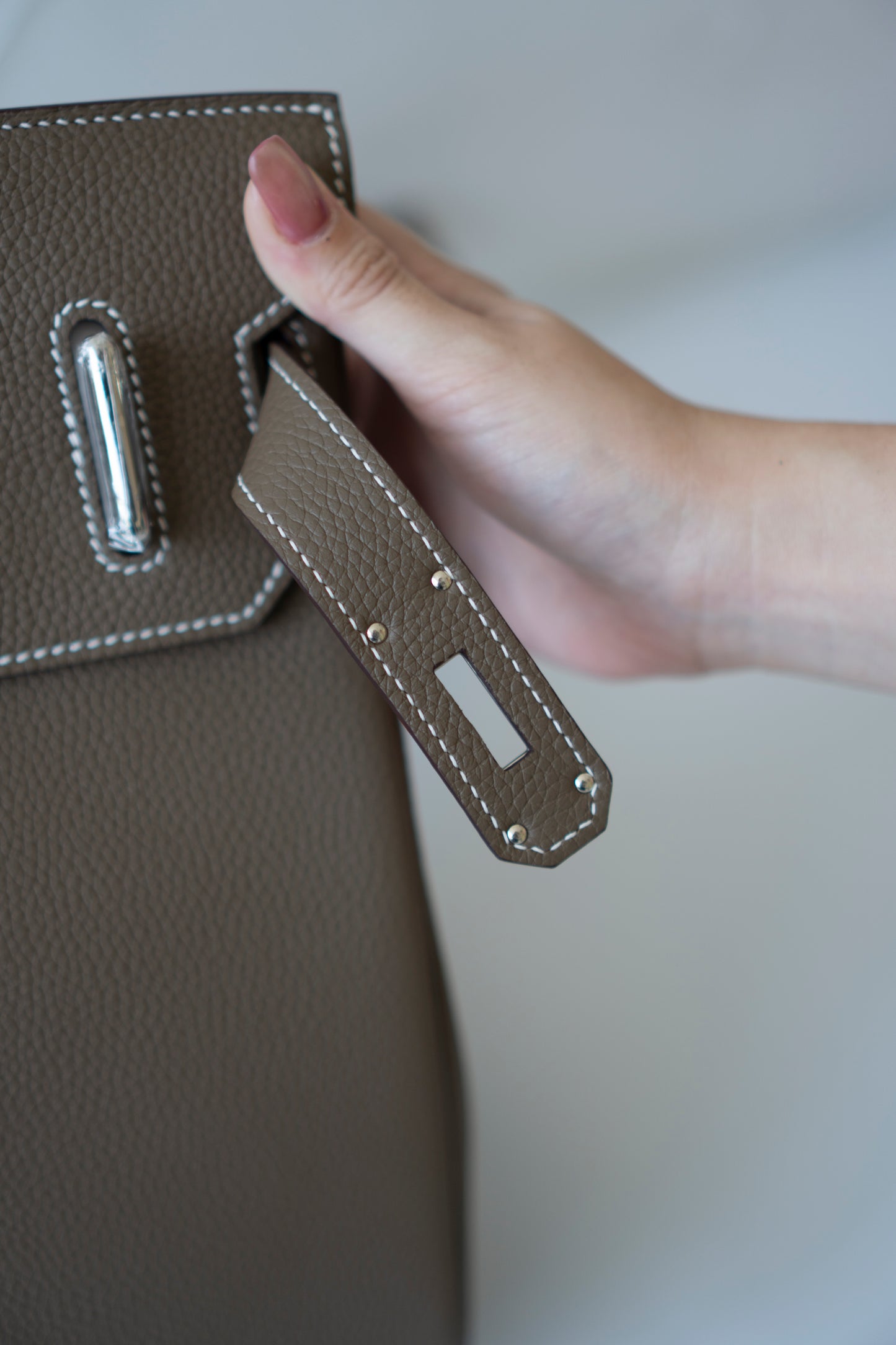 HAC à Dos PM – Étoupe Togo Leather in Palladium Hardware