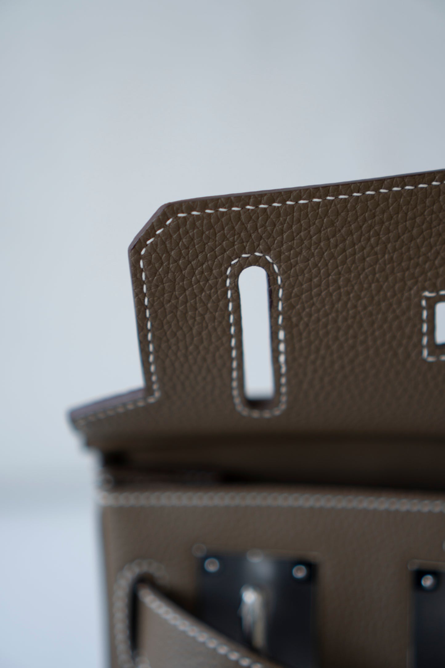 HAC à Dos PM – Étoupe Togo Leather in Palladium Hardware
