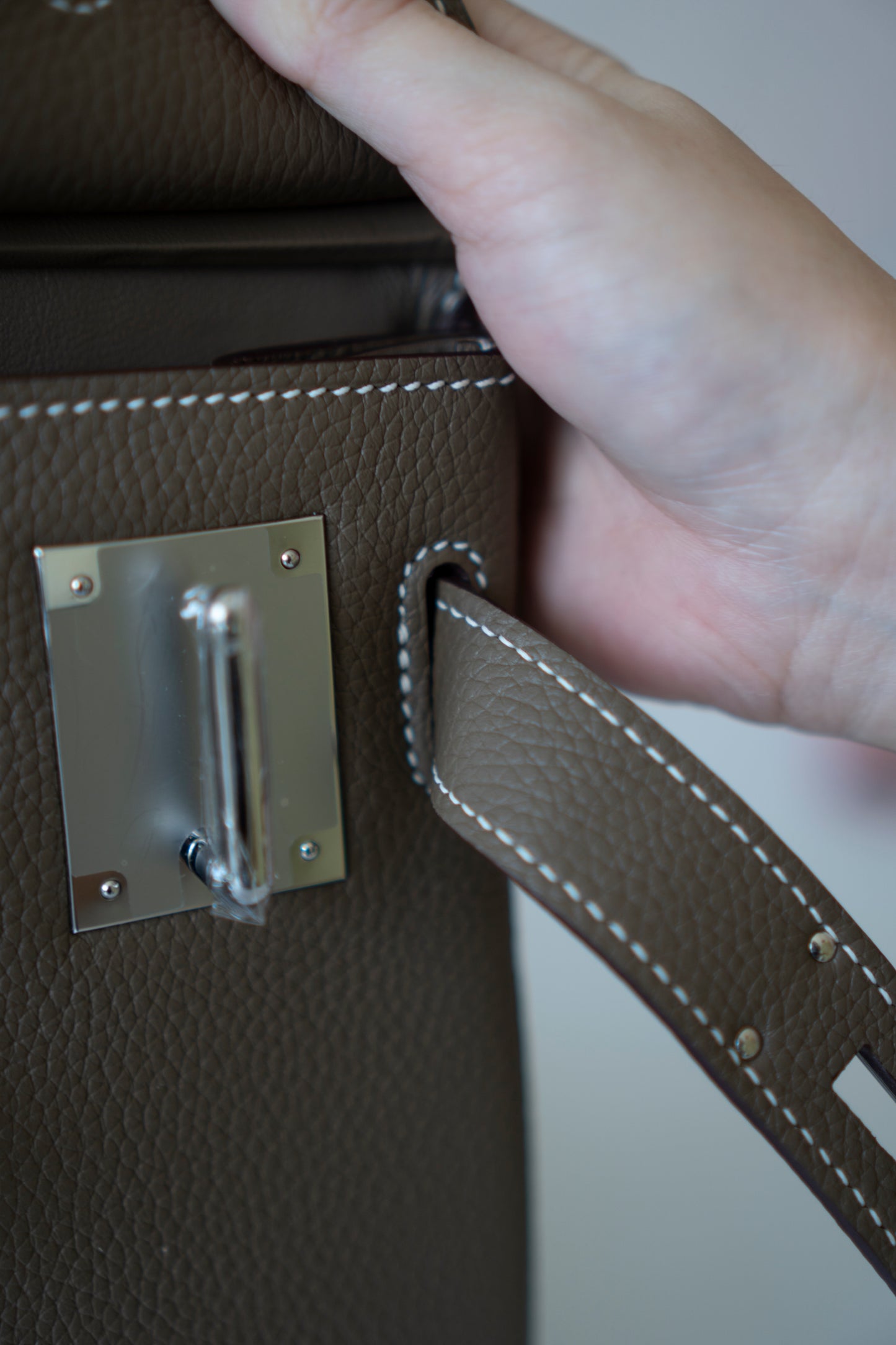HAC à Dos PM – Étoupe Togo Leather in Palladium Hardware