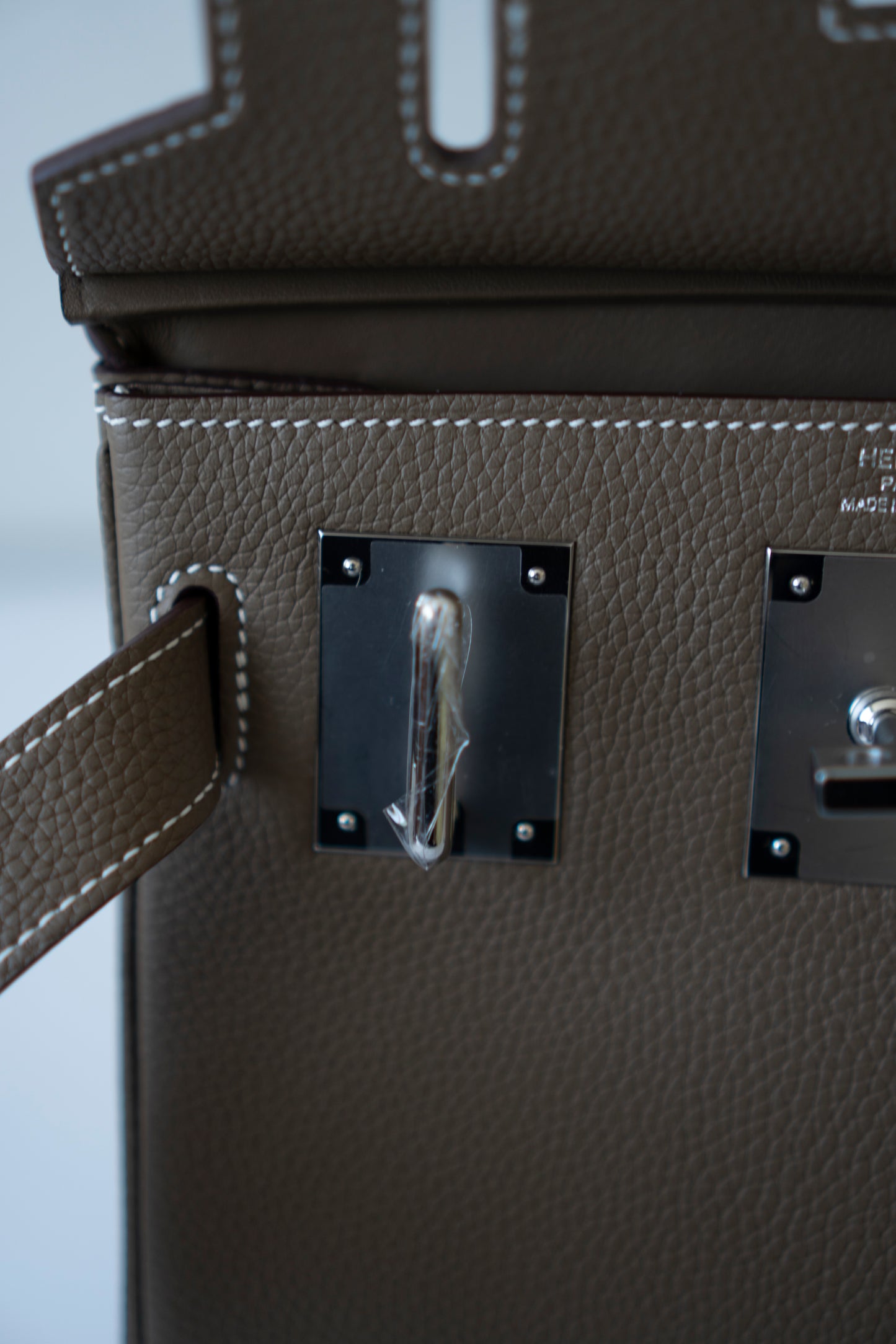 HAC à Dos PM – Étoupe Togo Leather in Palladium Hardware