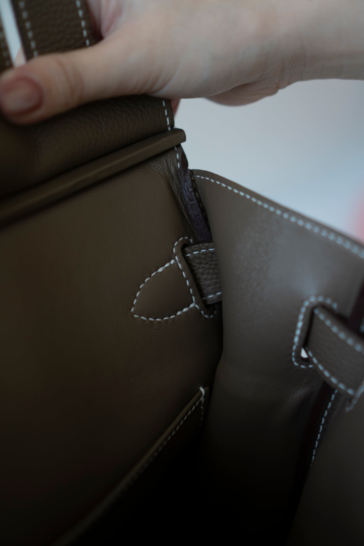 HAC à Dos PM – Étoupe Togo Leather in Palladium Hardware
