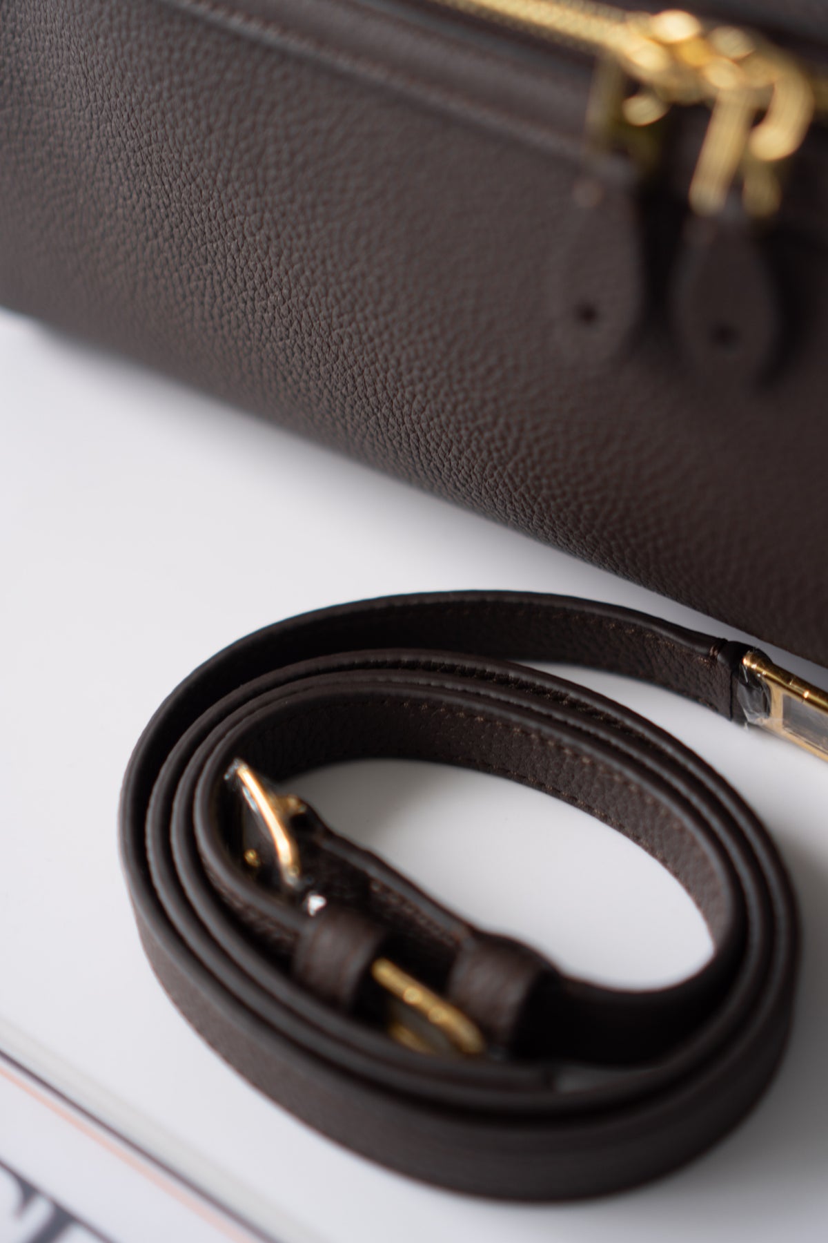 Extra Pocket L33 Top Handle Bag – Dark Brown