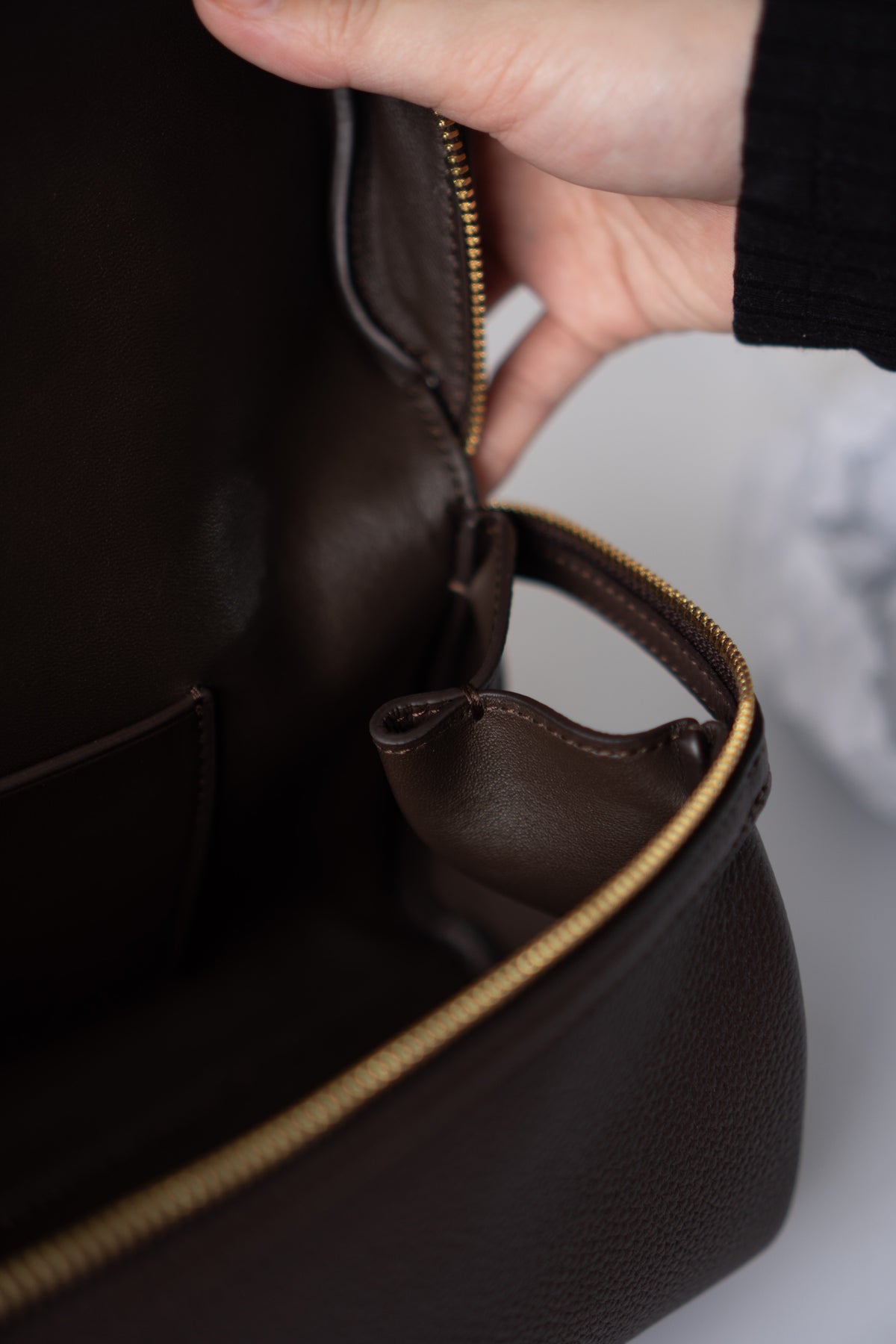 Extra Pocket L33 Top Handle Bag – Dark Brown