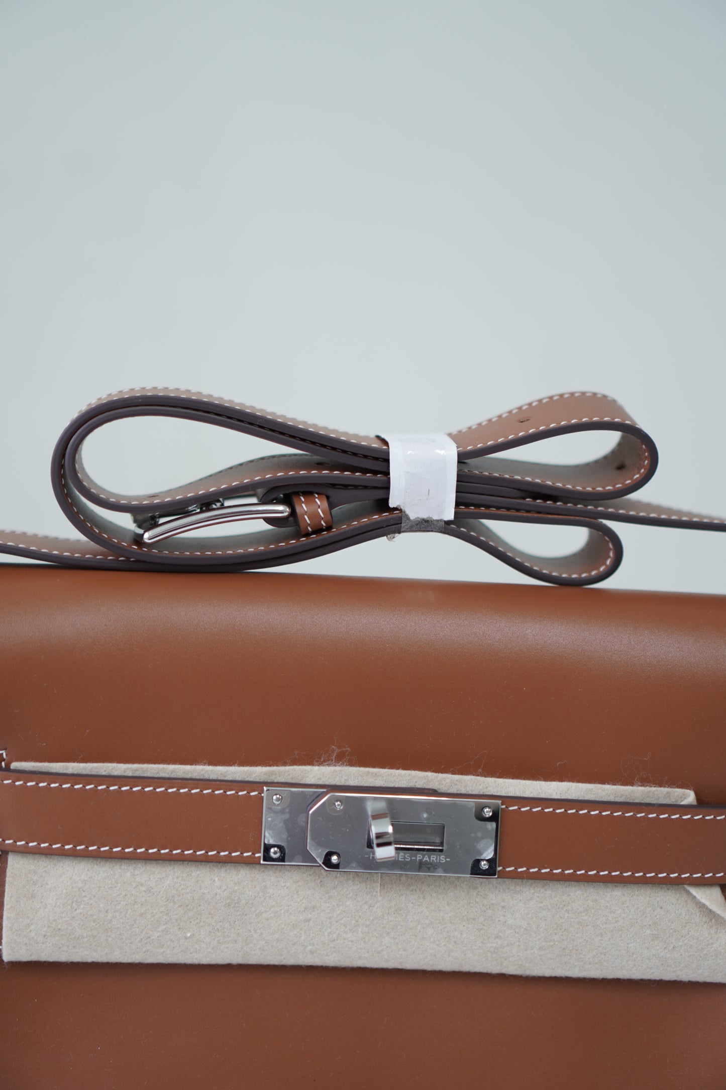 Kelly Messenger in Barenia leather