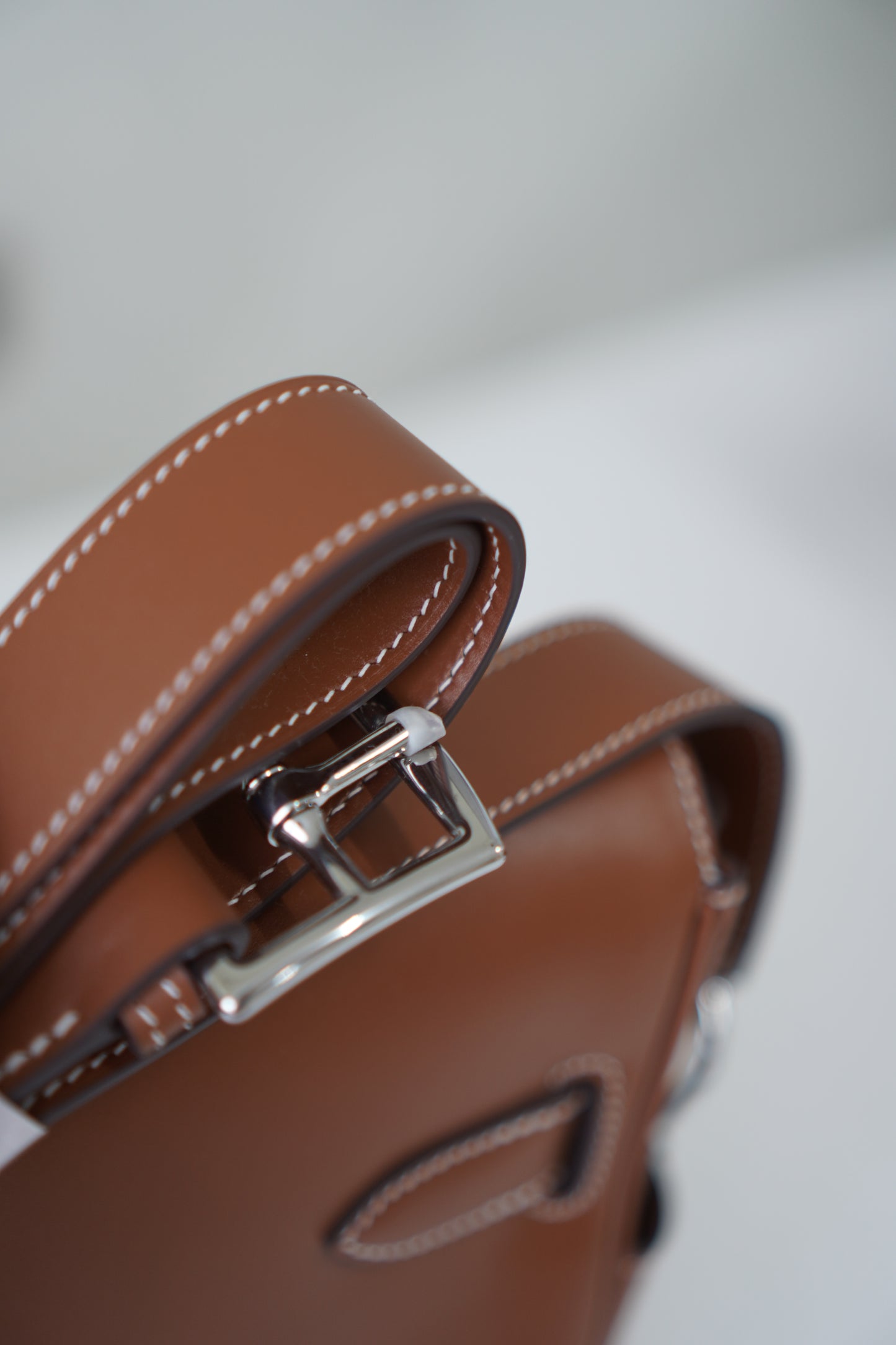 Kelly Messenger in Barenia leather