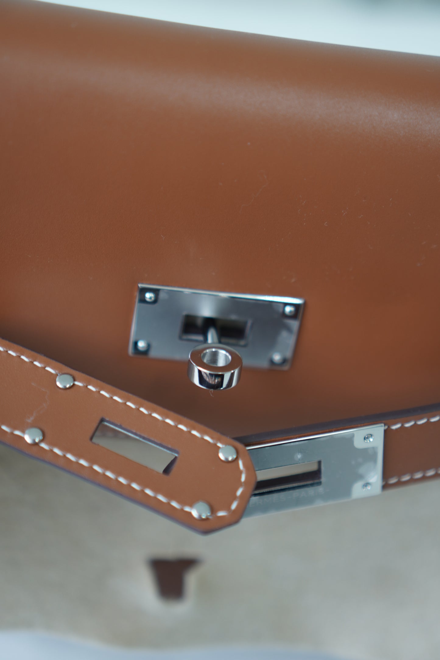 Kelly Messenger in Barenia leather