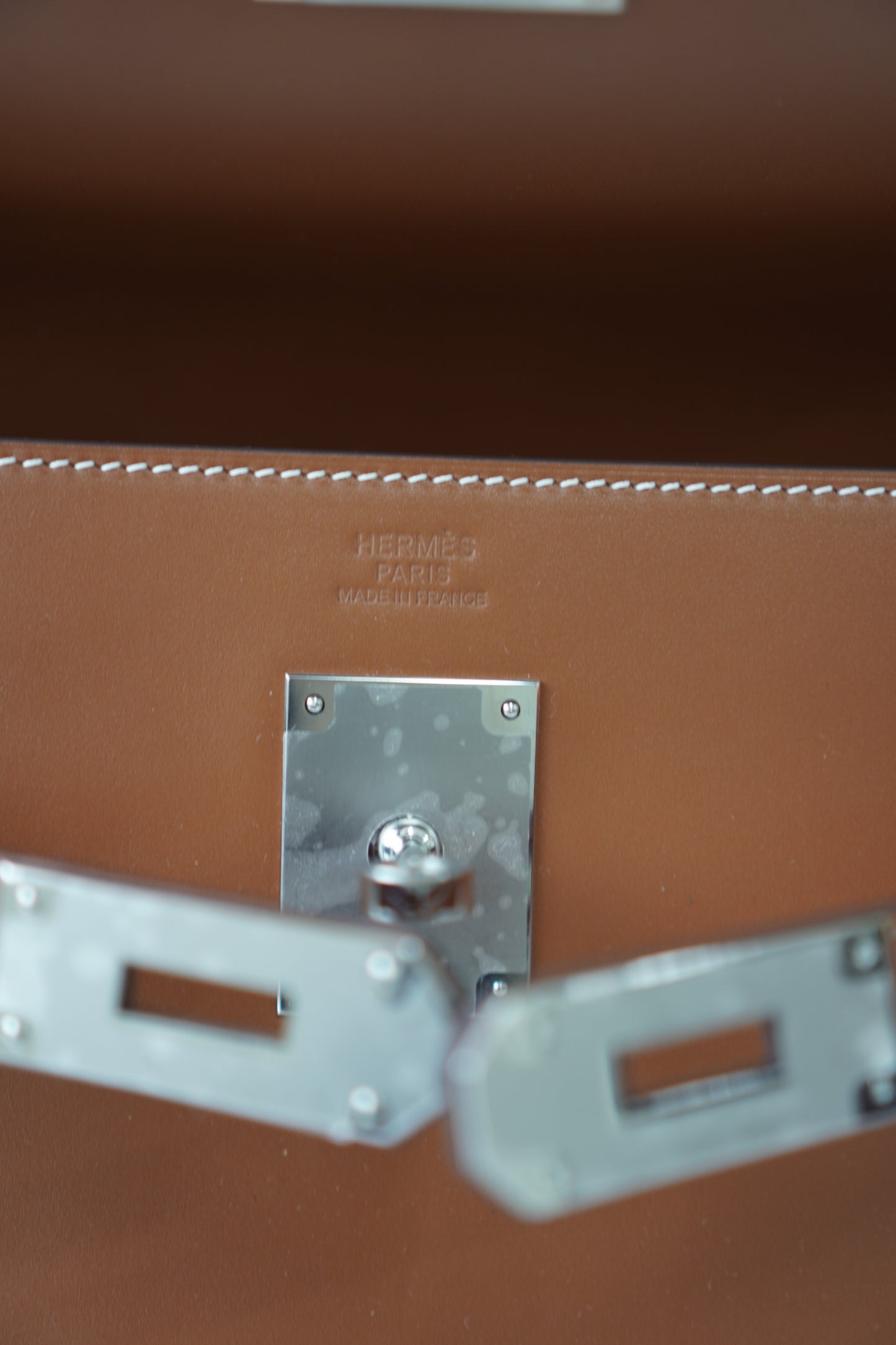 Kelly Messenger in Barenia leather