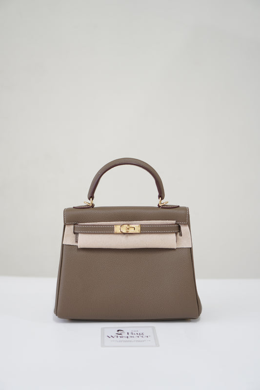 Kelly 25 in Etoupe Togo leather